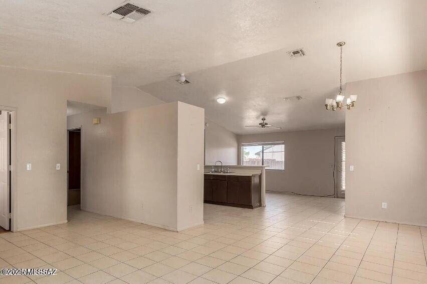 Oak Tree at Midvale (520-620) - Residential Lease
