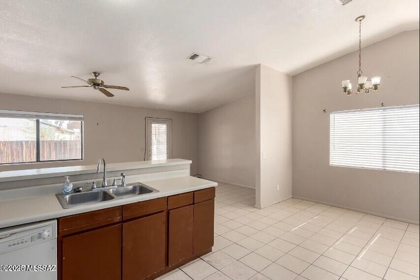 Oak Tree at Midvale (520-620) - Residential Lease