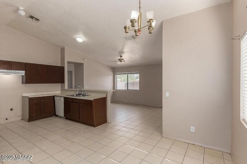 Oak Tree at Midvale (520-620) - Residential Lease