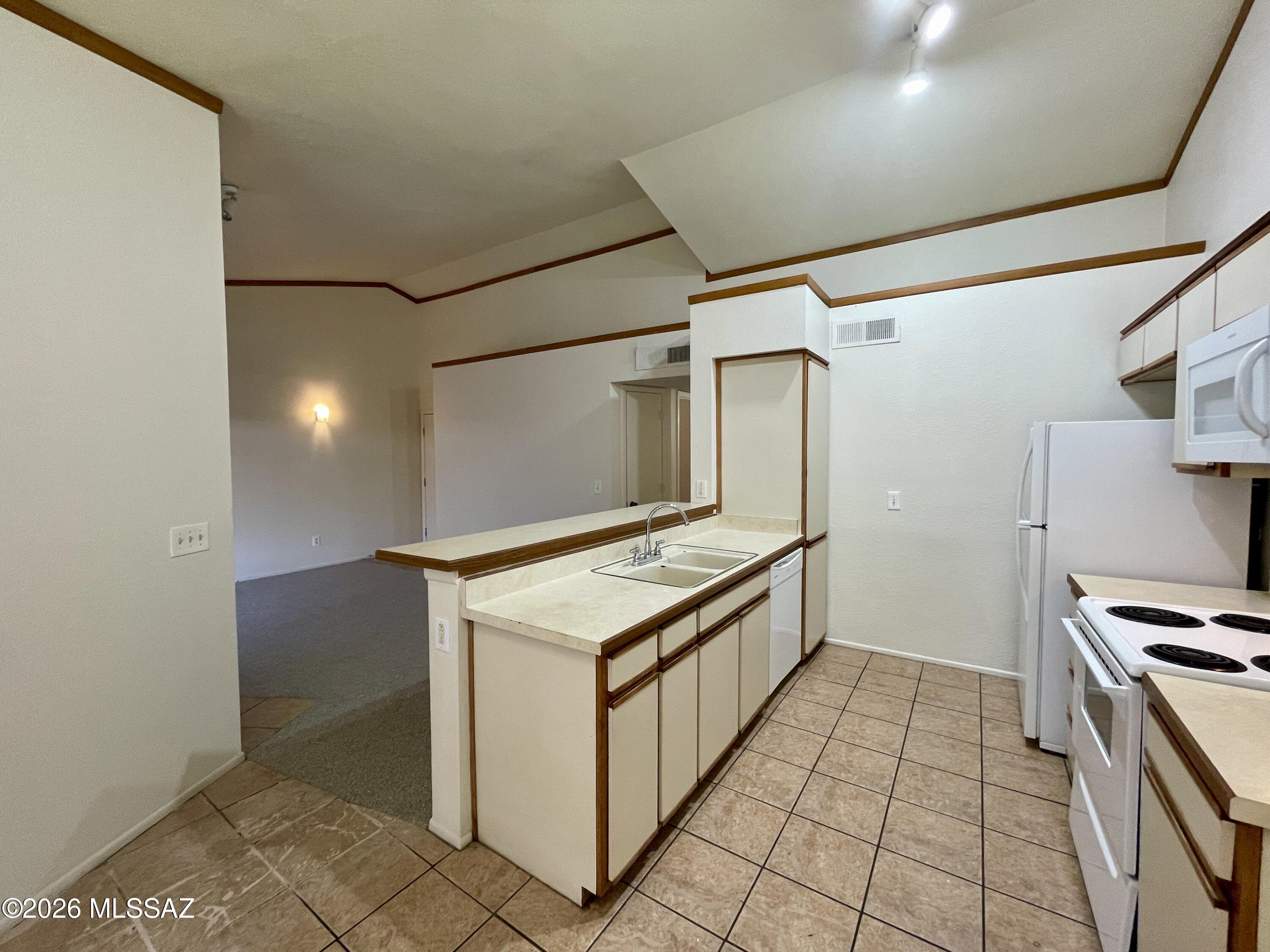 Midvale Park Commerce Center Amend. (1-23) - Residential Lease