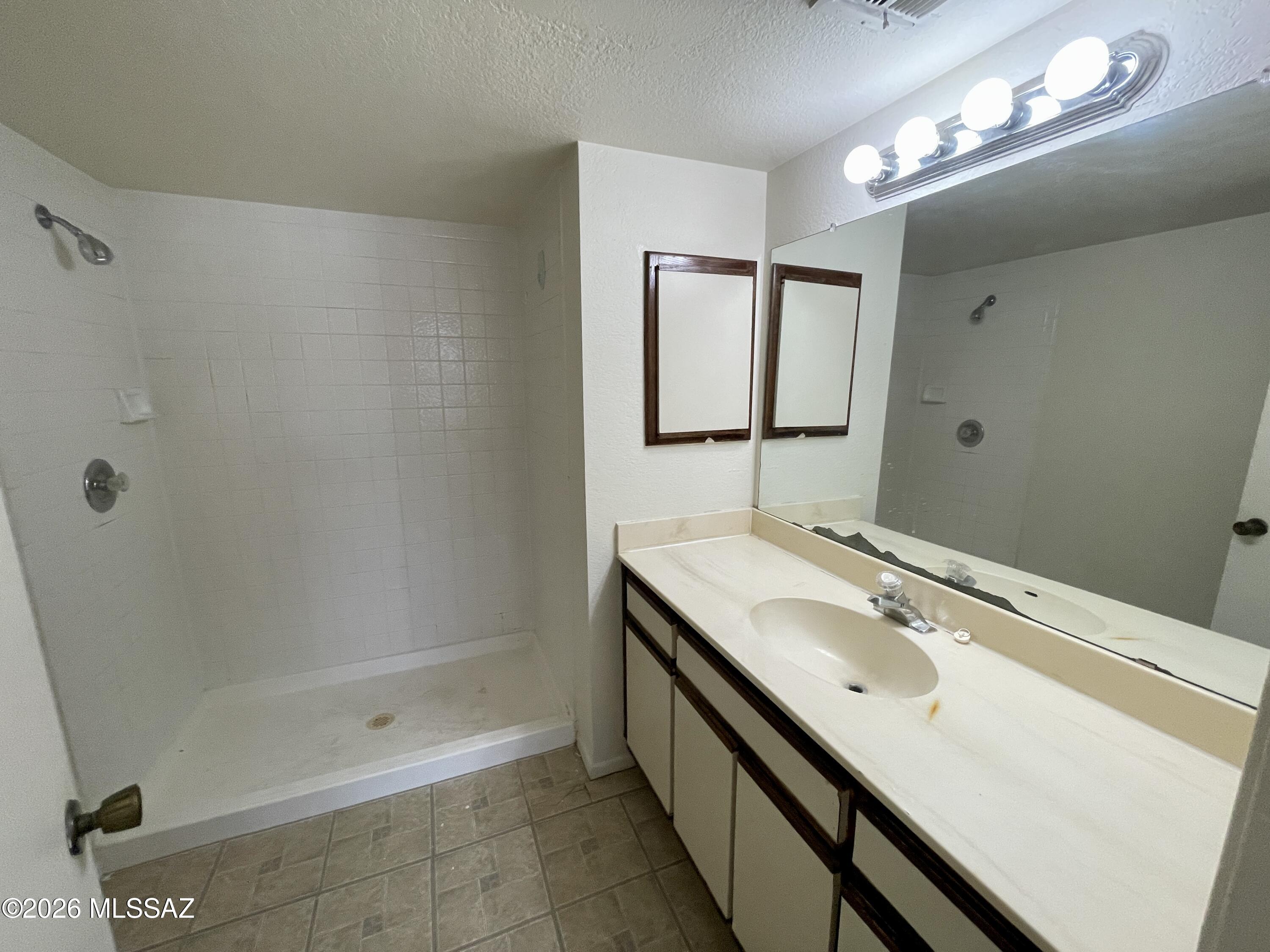 Midvale Park Commerce Center Amend. (1-23) - Residential Lease