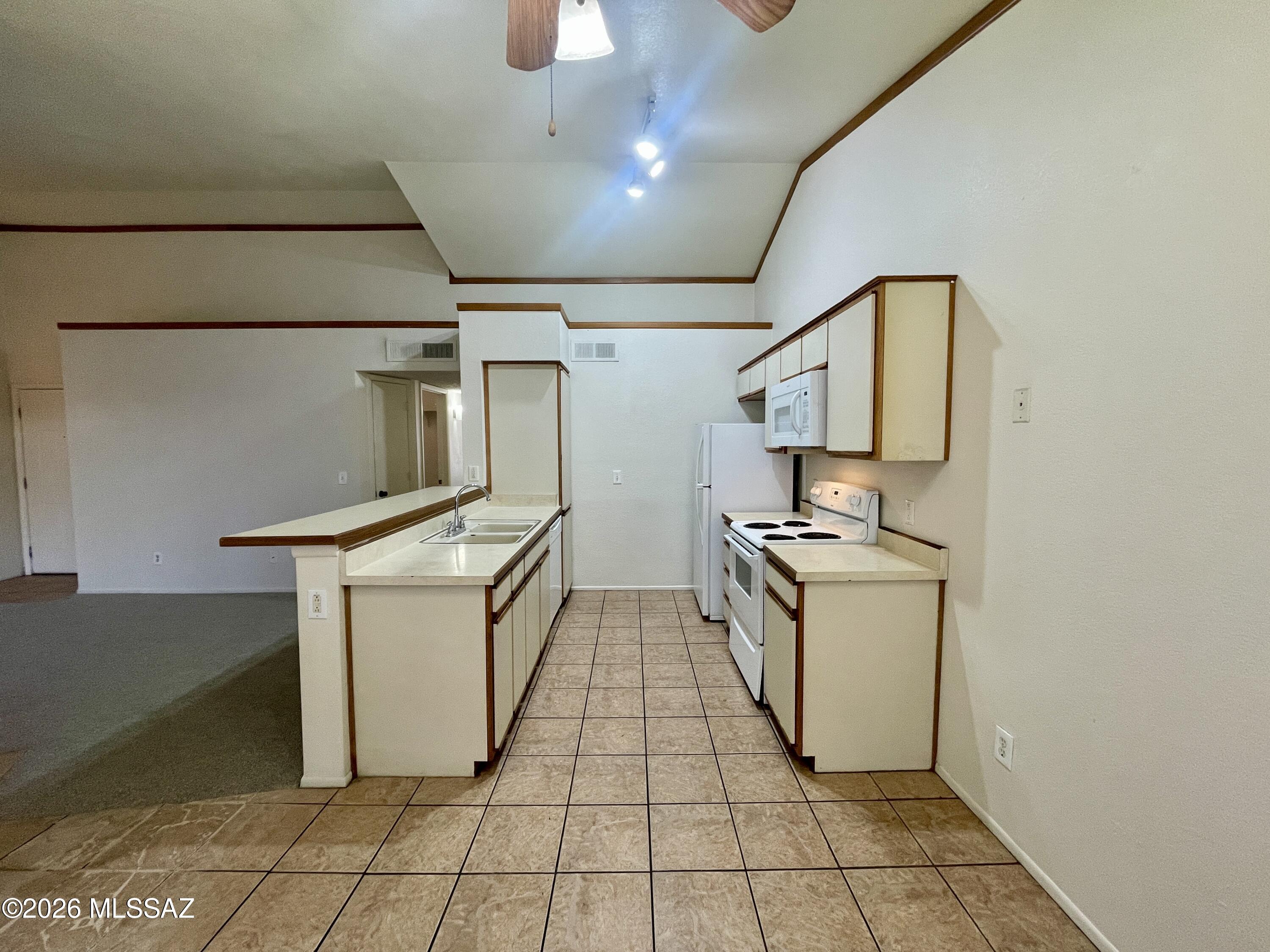 Midvale Park Commerce Center Amend. (1-23) - Residential Lease