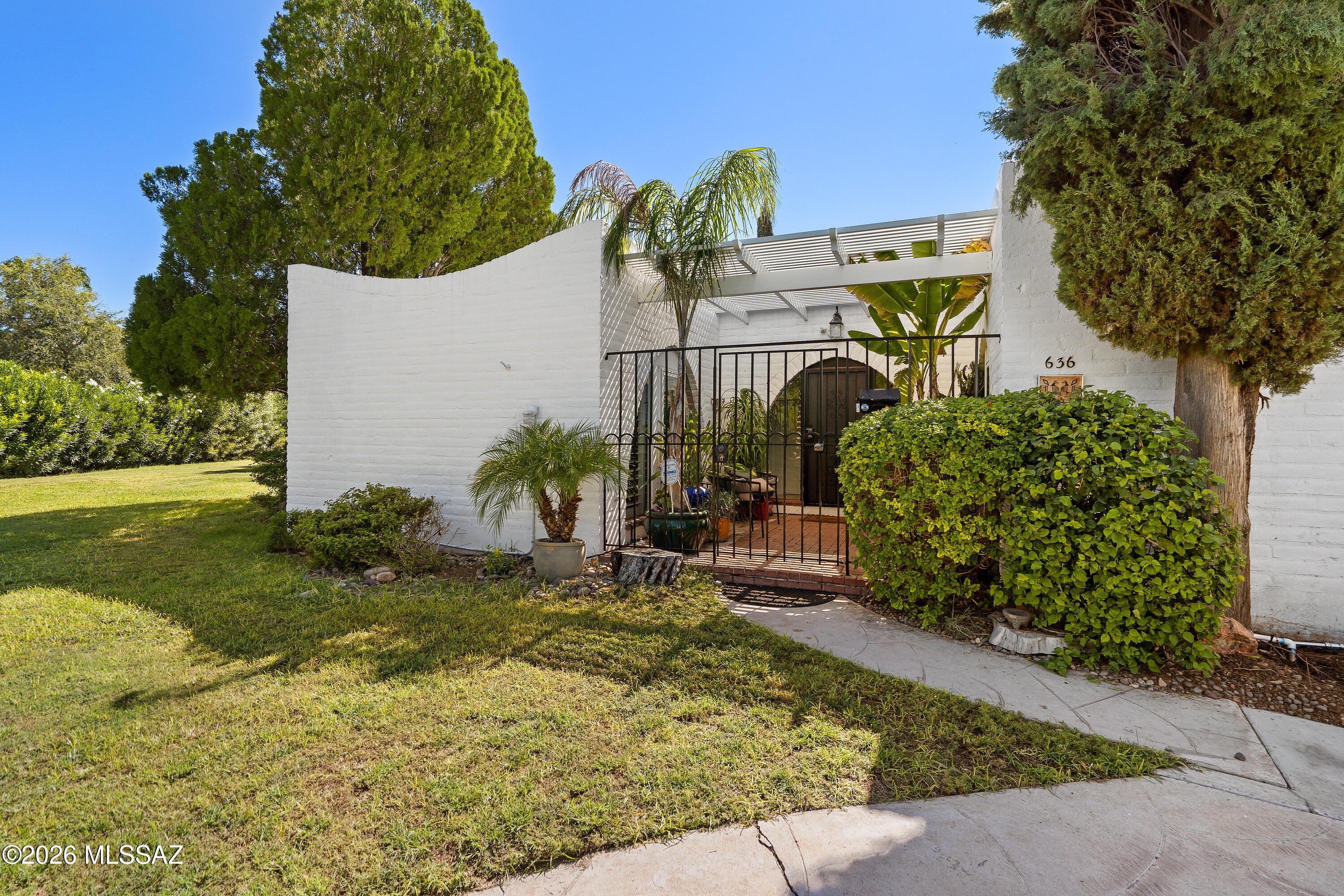 Las Lomitas (1) - Residential