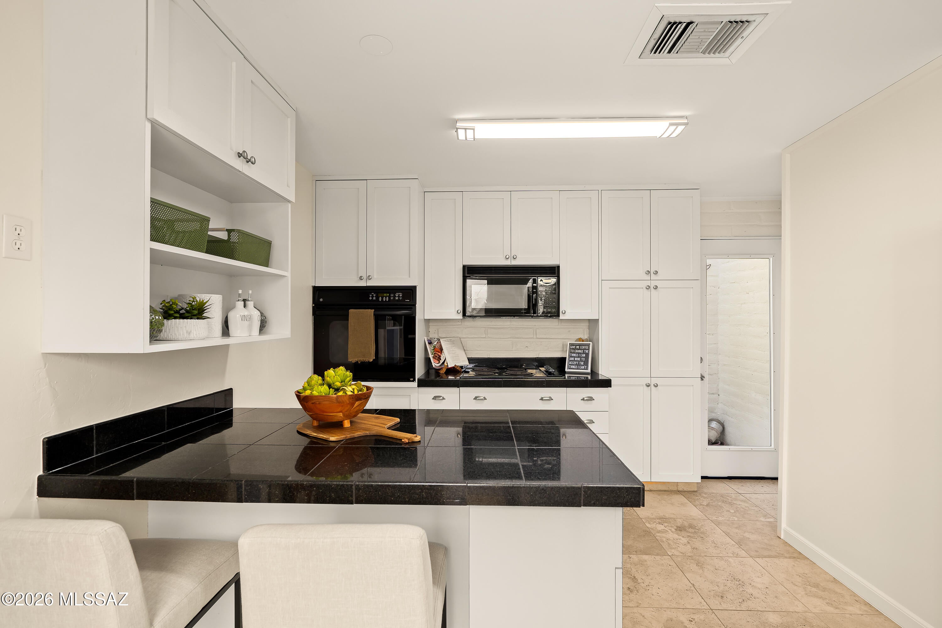 Las Lomitas (1) - Residential