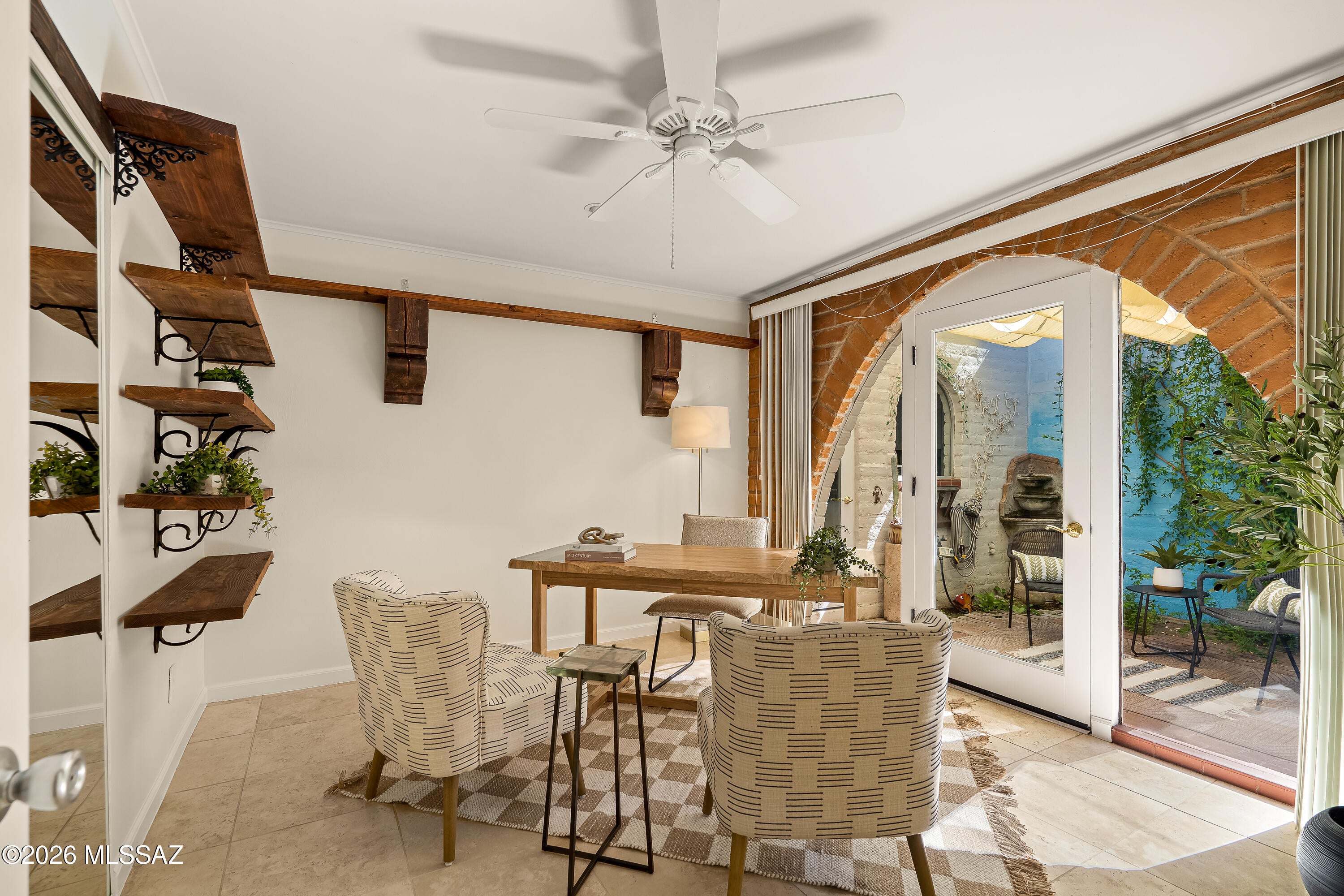 Las Lomitas (1) - Residential