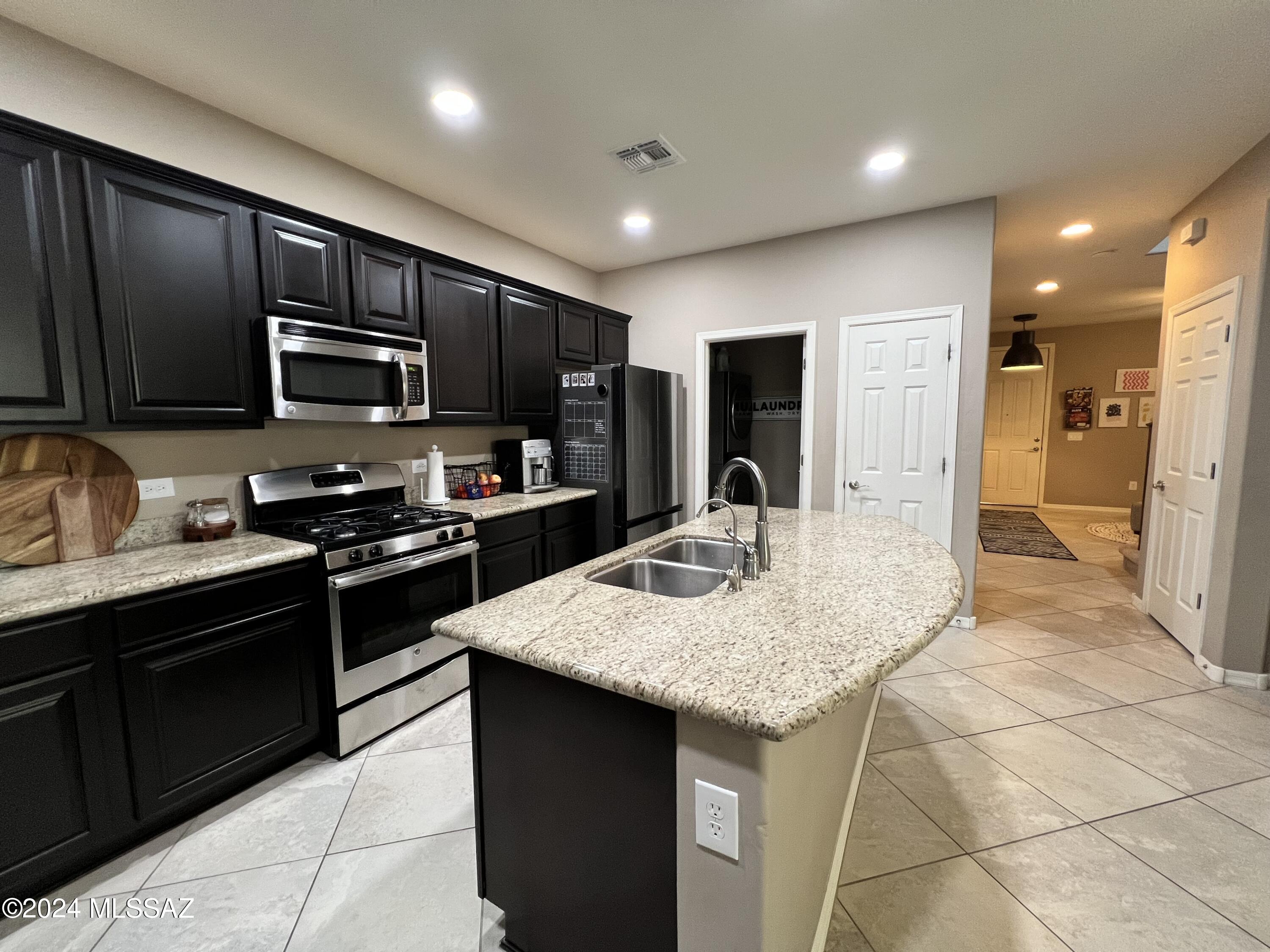 Rancho Vistoso NGHB 10 PCLS S,U & V - Residential Lease