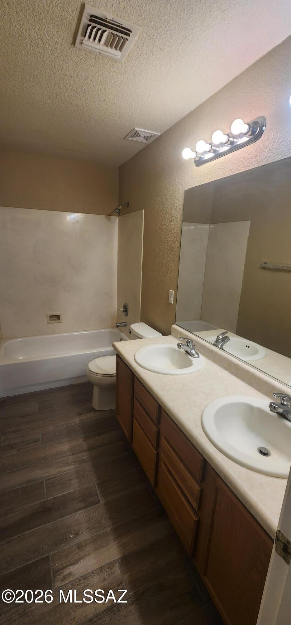 River Terrace (1-76) - Residential Lease