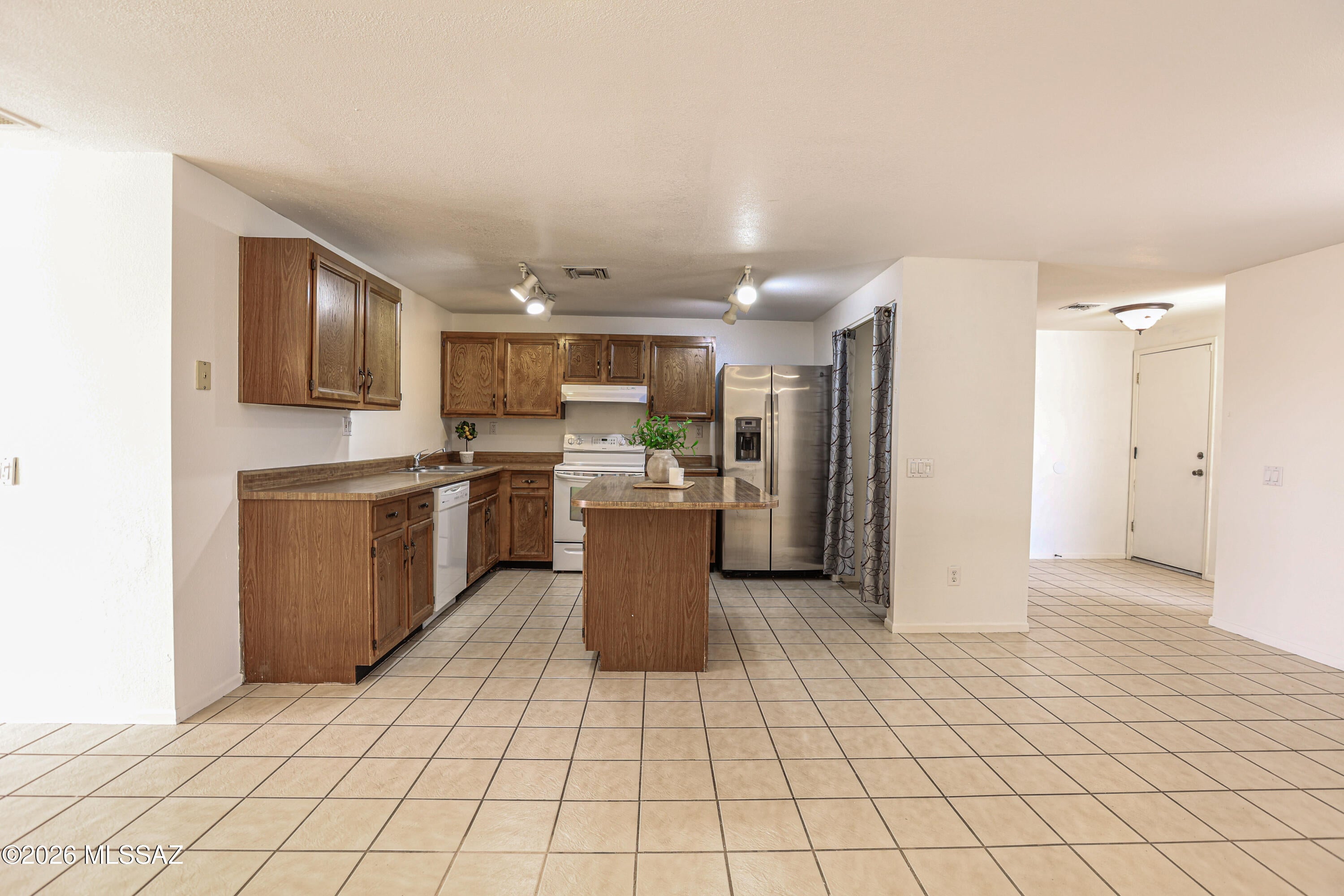 Casas Del Oeste (233-280) - Residential