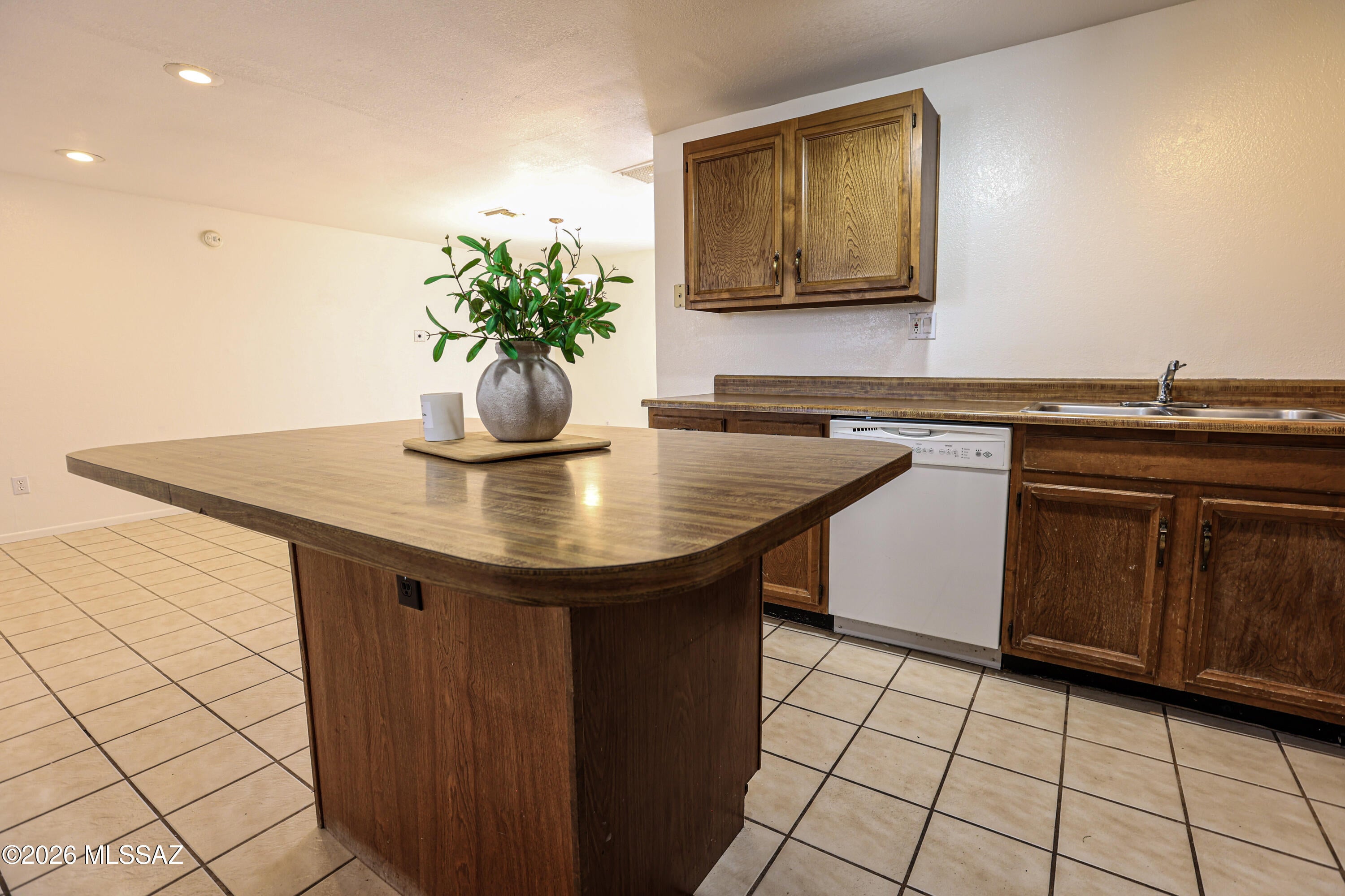 Casas Del Oeste (233-280) - Residential