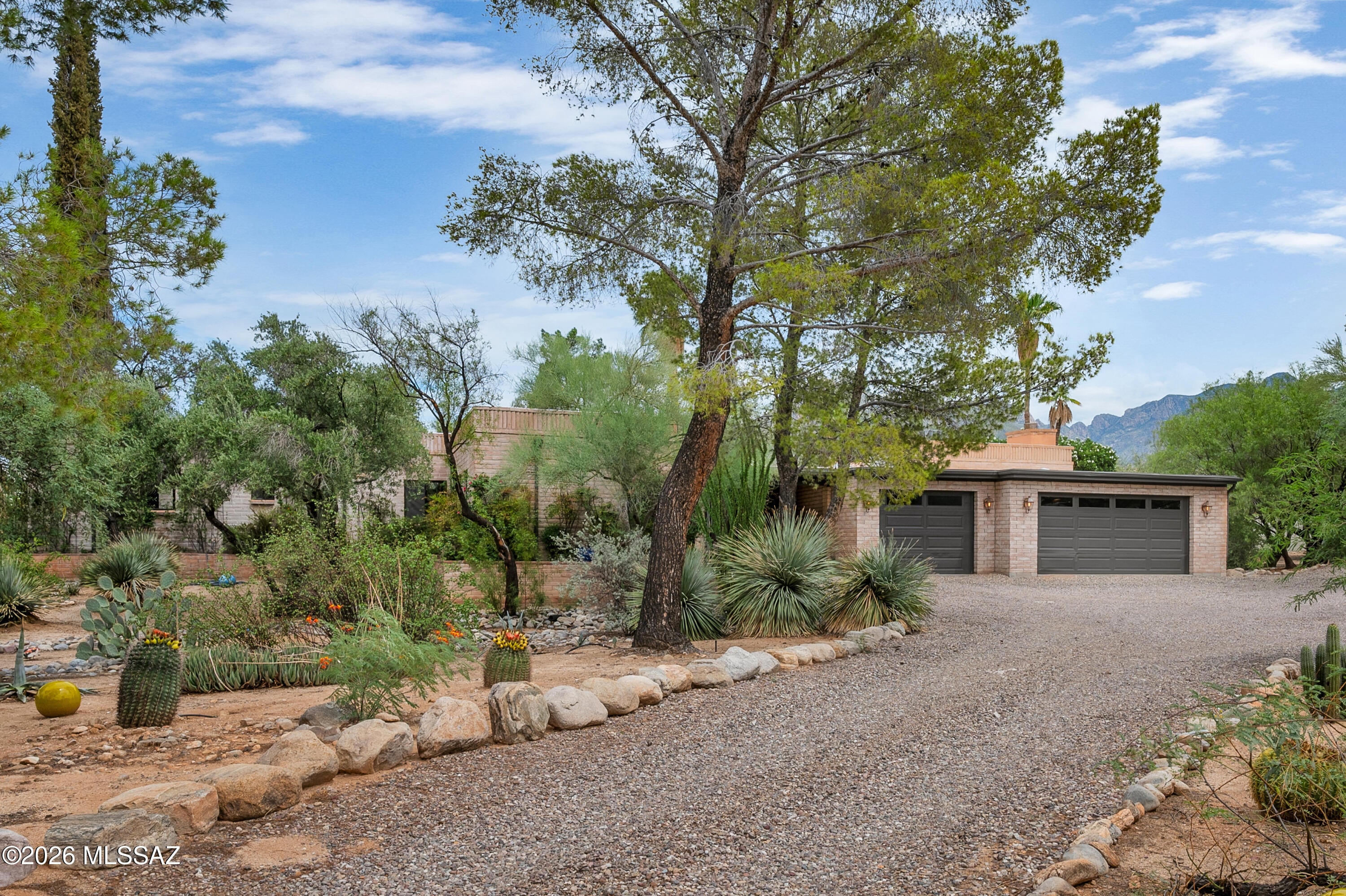Casas Adobes Estates (466-476) - Residential