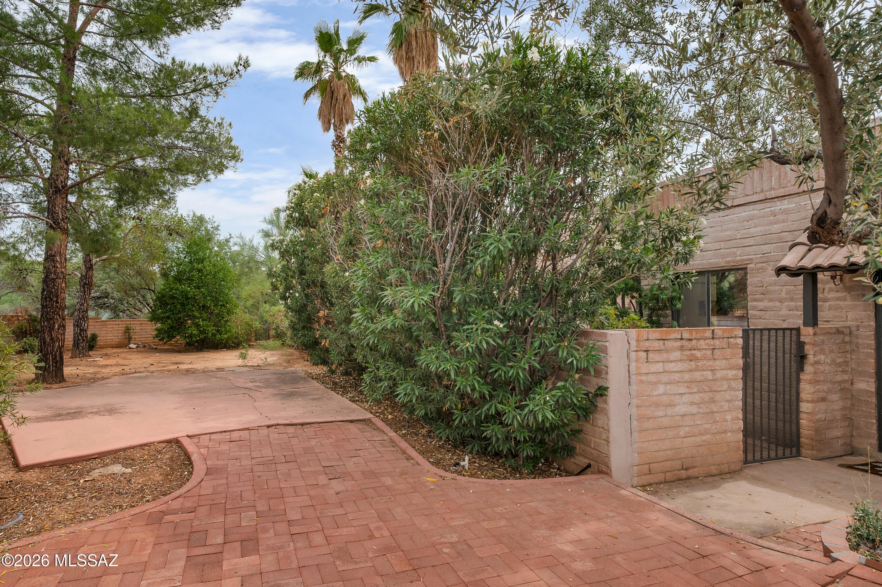 Casas Adobes Estates (466-476) - Residential