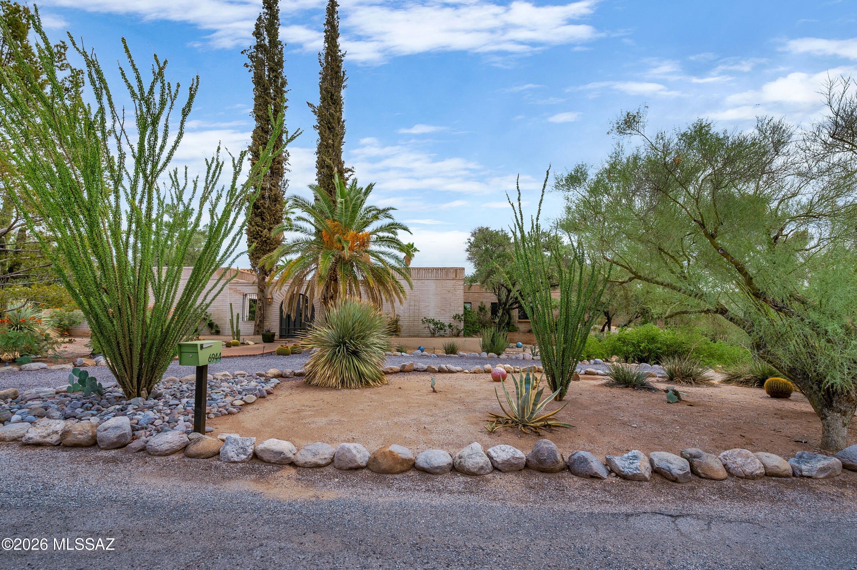 Casas Adobes Estates (466-476) - Residential