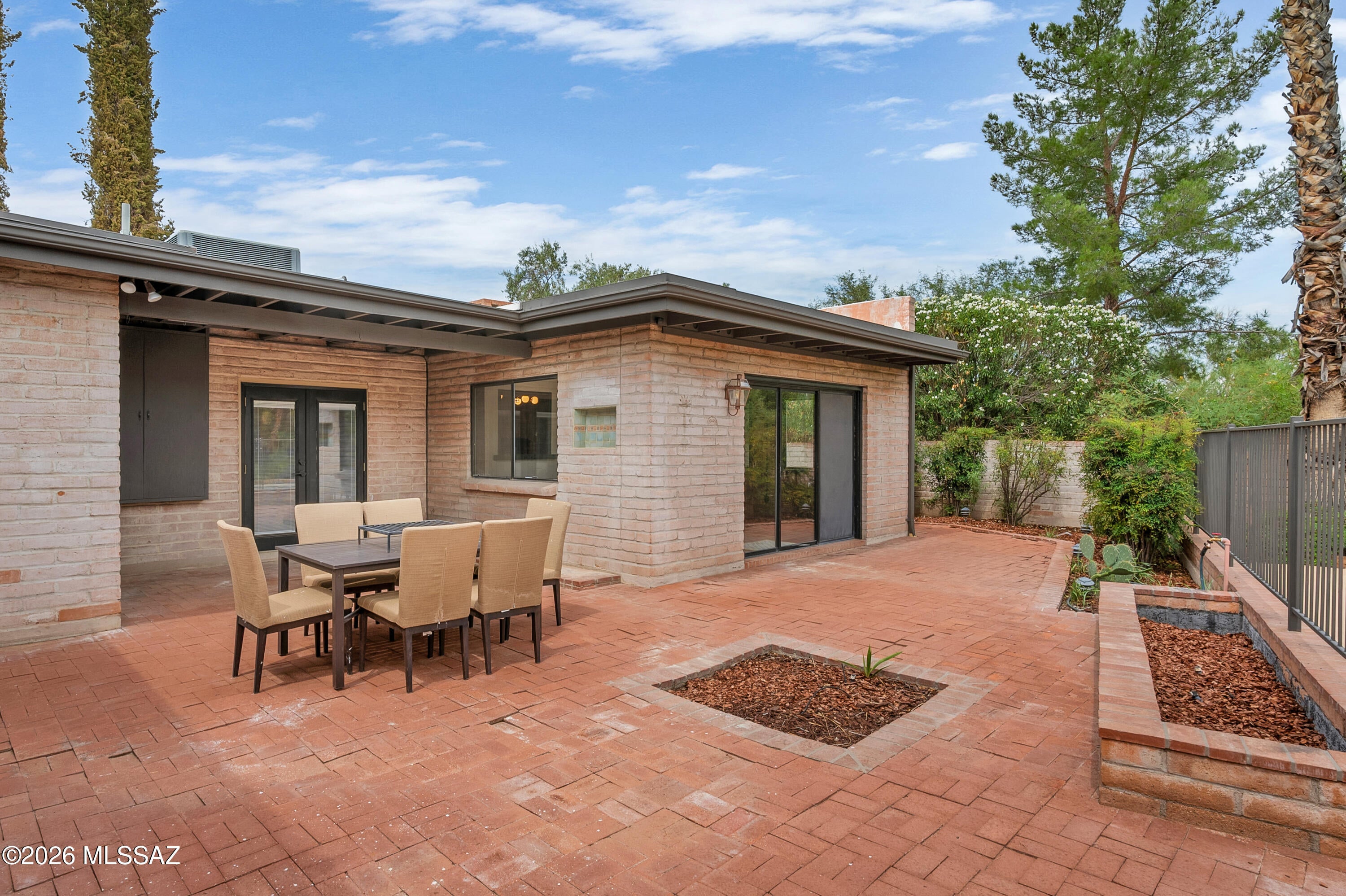 Casas Adobes Estates (466-476) - Residential