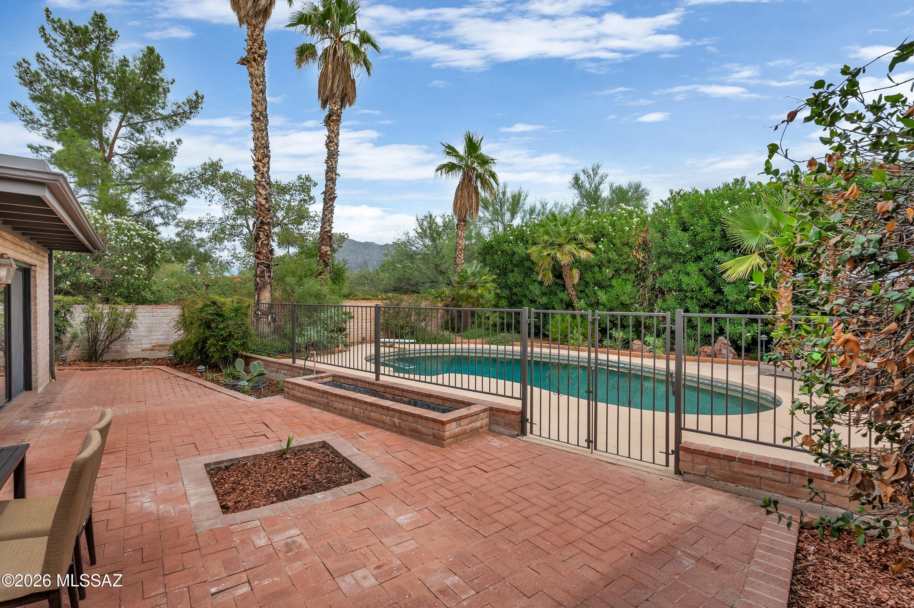 Casas Adobes Estates (466-476) - Residential