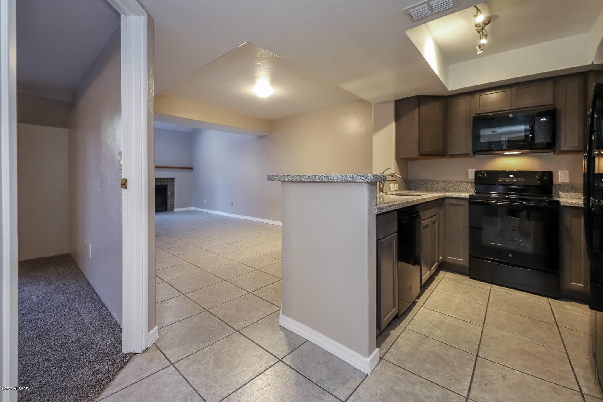Mountain View Condos. (1-76) - Residential Lease