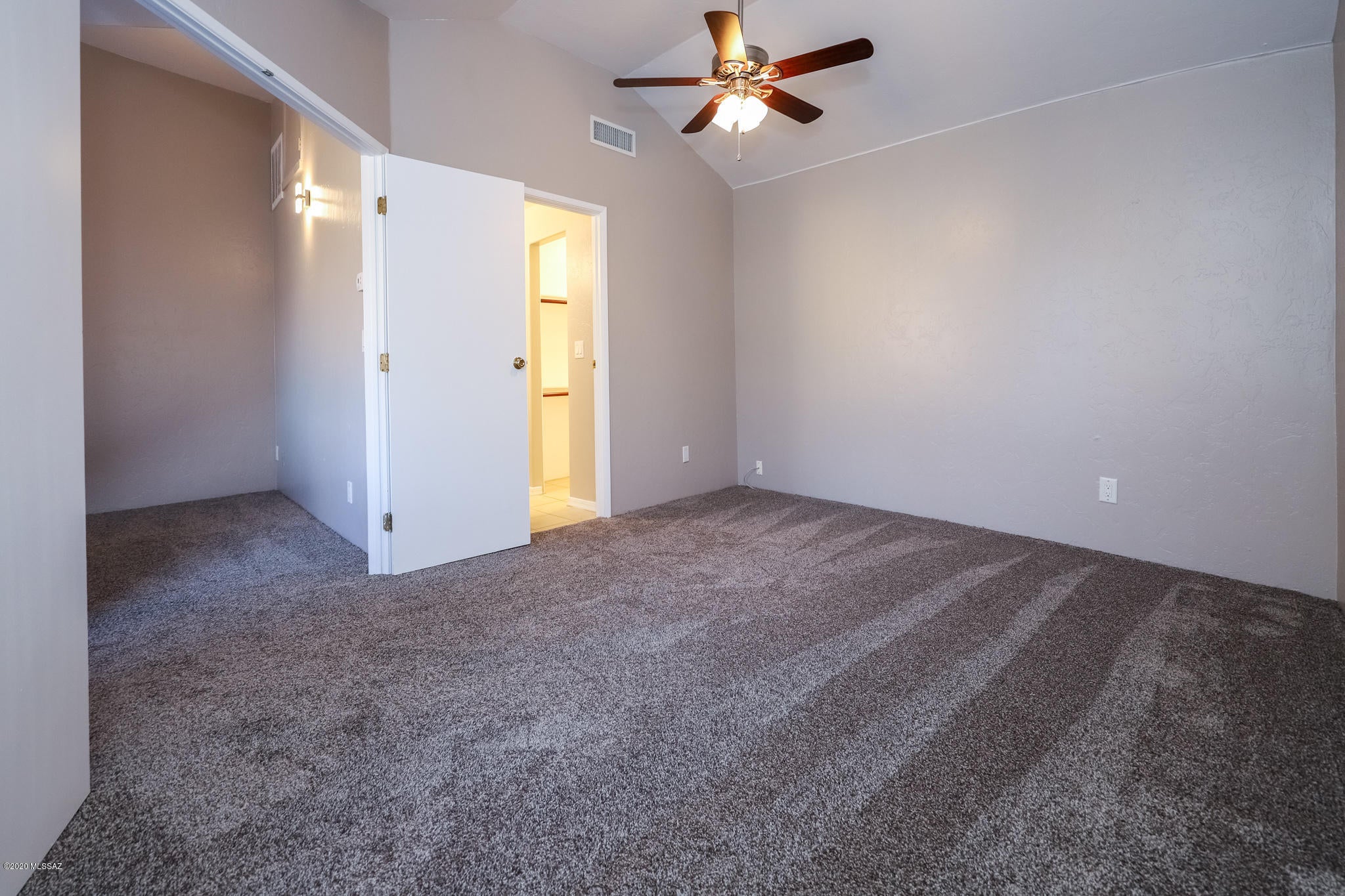 Mountain View Condos. (1-76) - Residential Lease