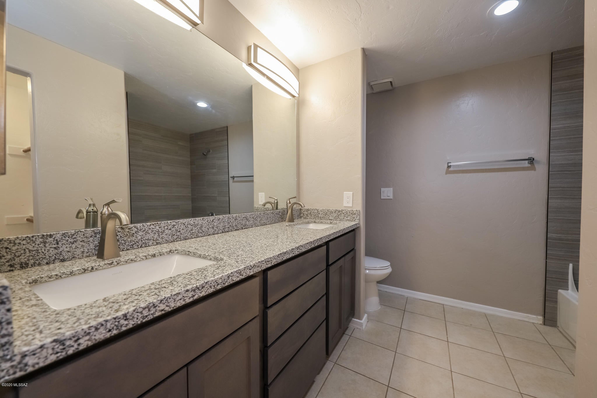 Mountain View Condos. (1-76) - Residential Lease