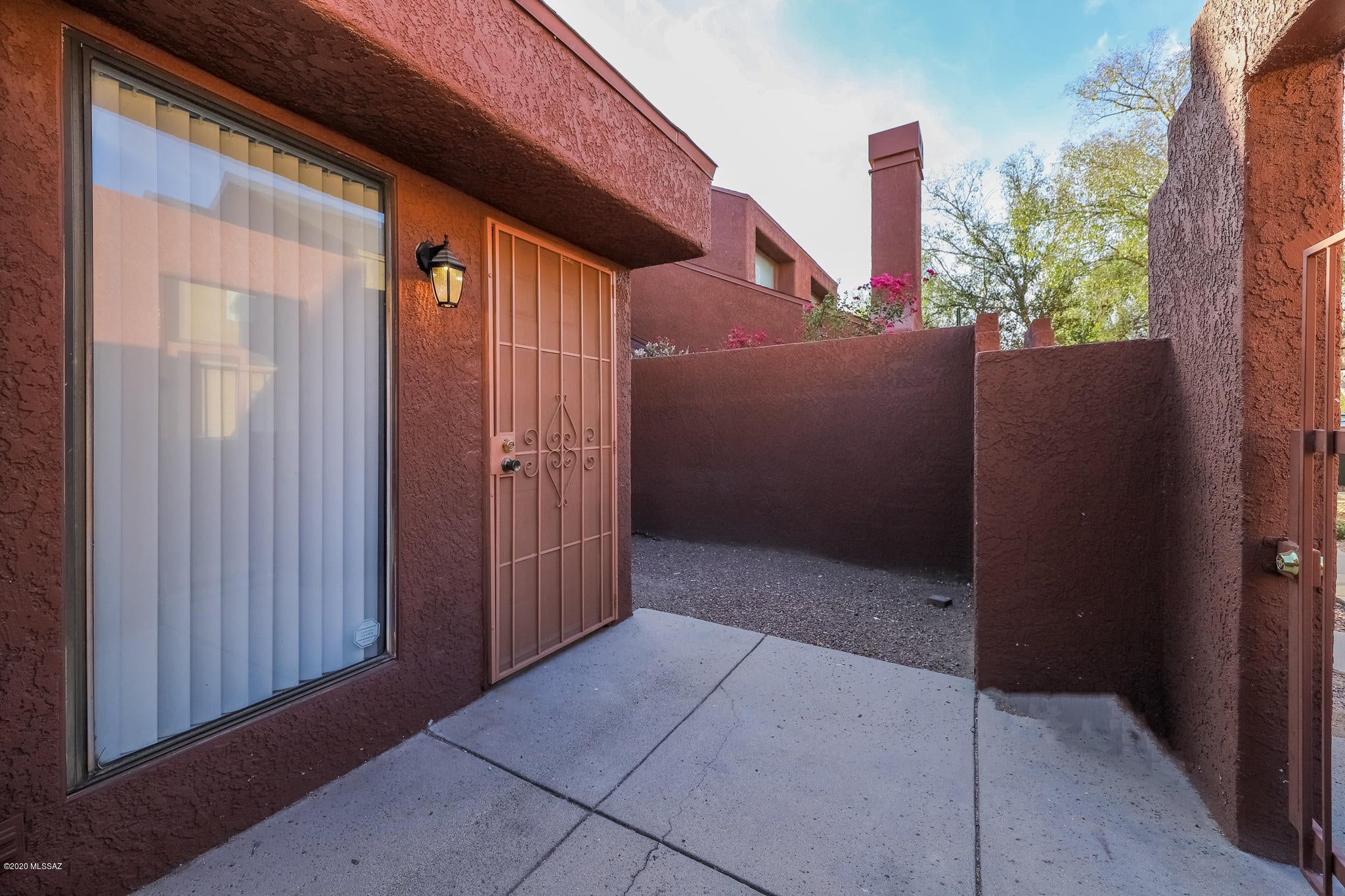 Mountain View Condos. (1-76) - Residential Lease