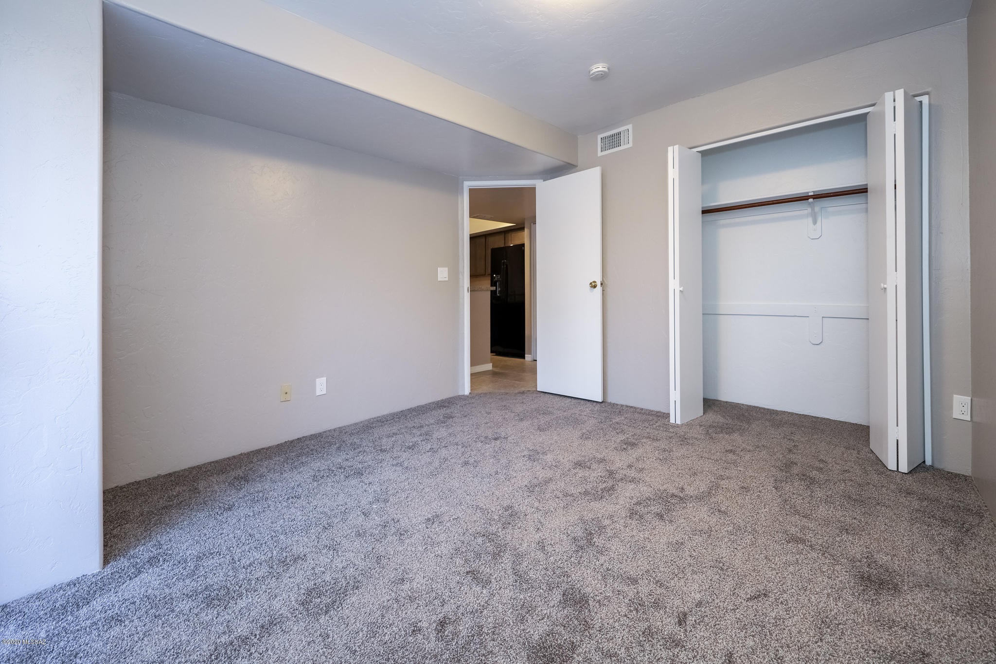 Mountain View Condos. (1-76) - Residential Lease