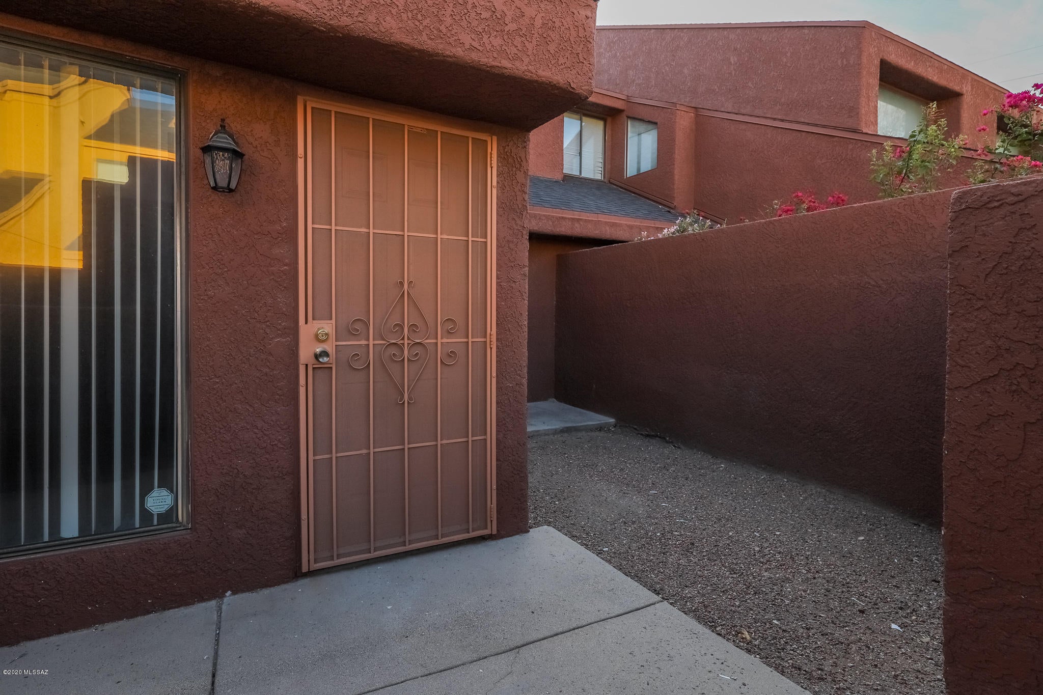 Mountain View Condos. (1-76) - Residential Lease