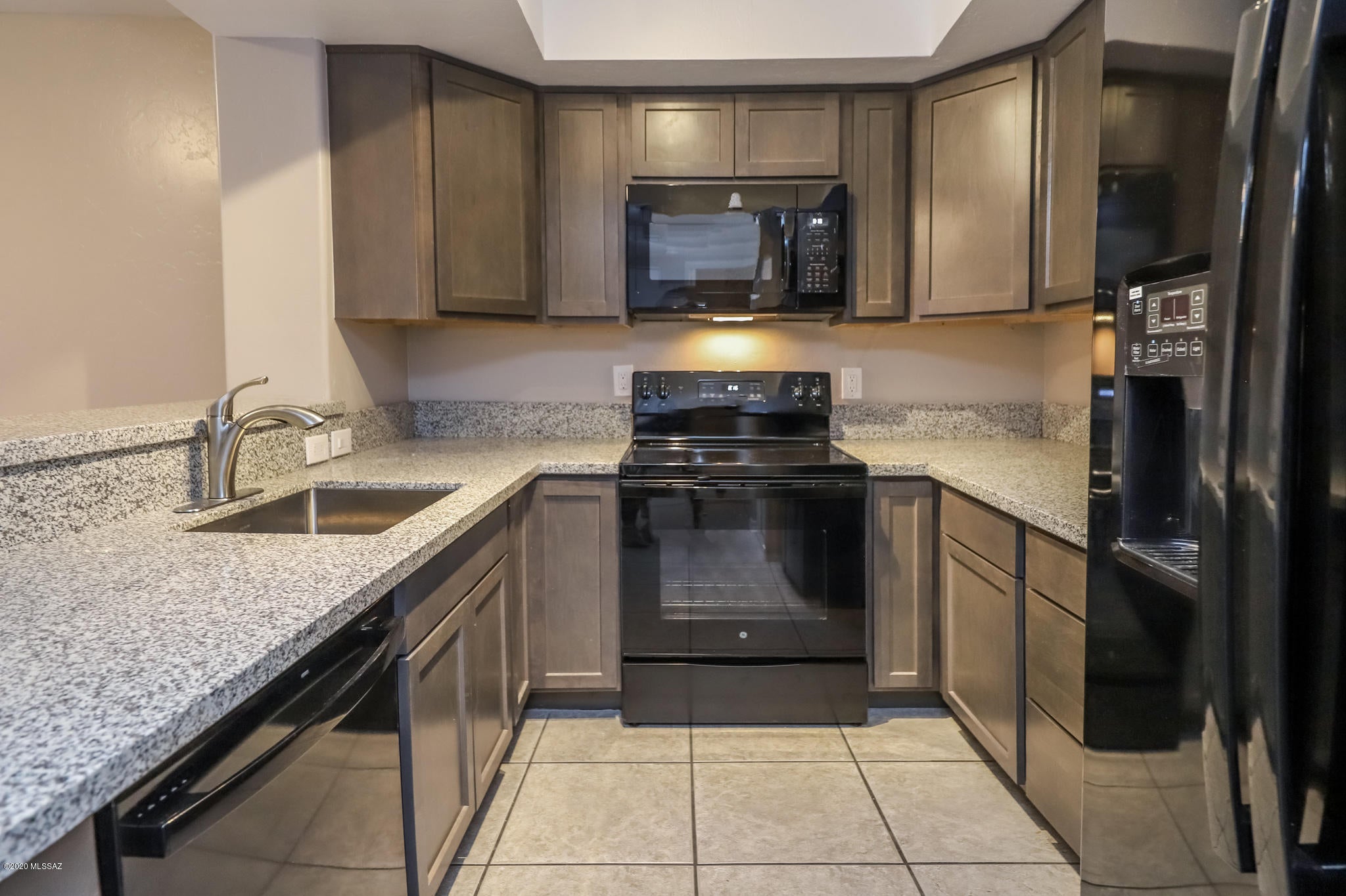 Mountain View Condos. (1-76) - Residential Lease