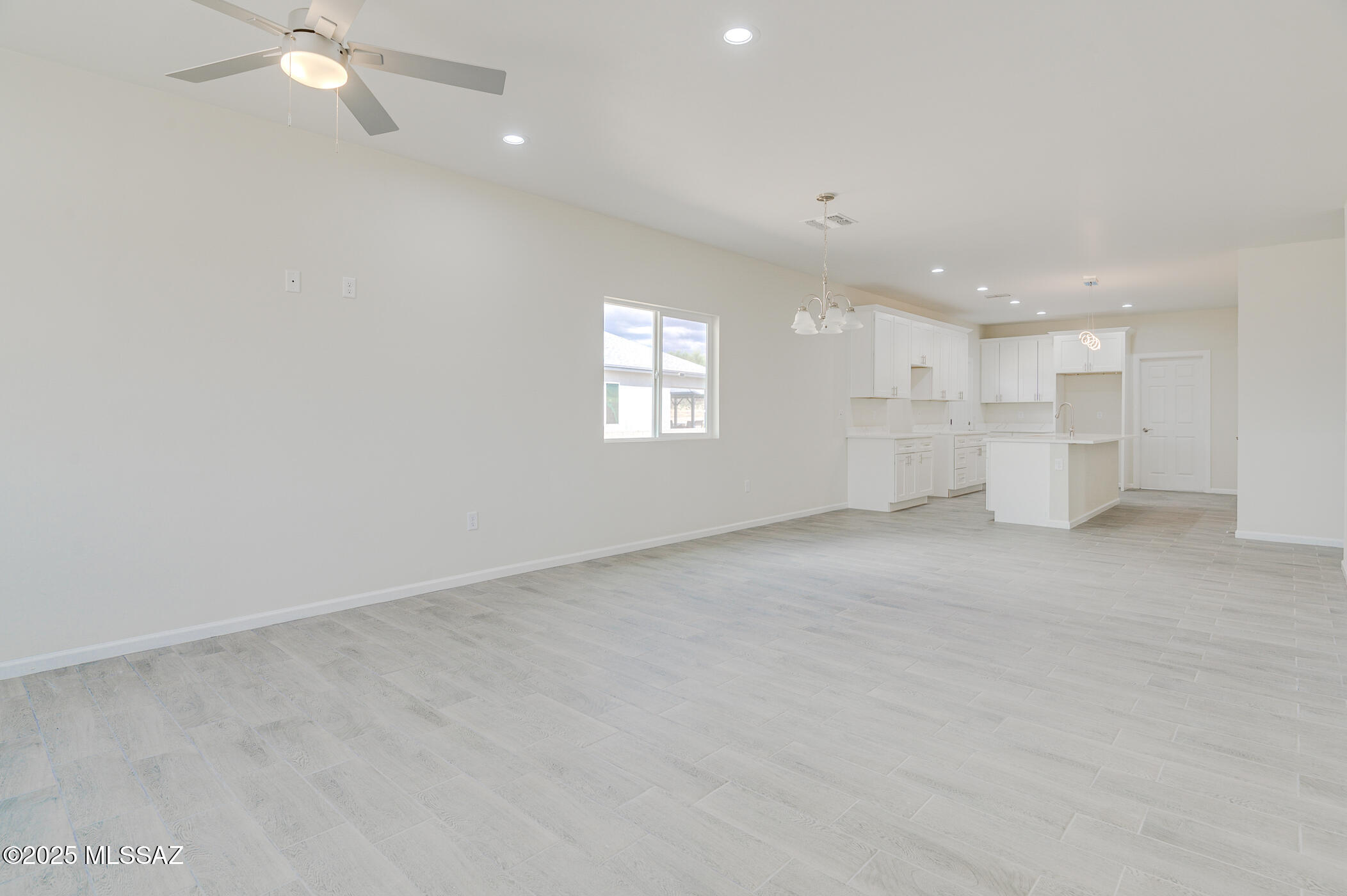 New Tucson Unit NO. 4 (1-203) - Residential