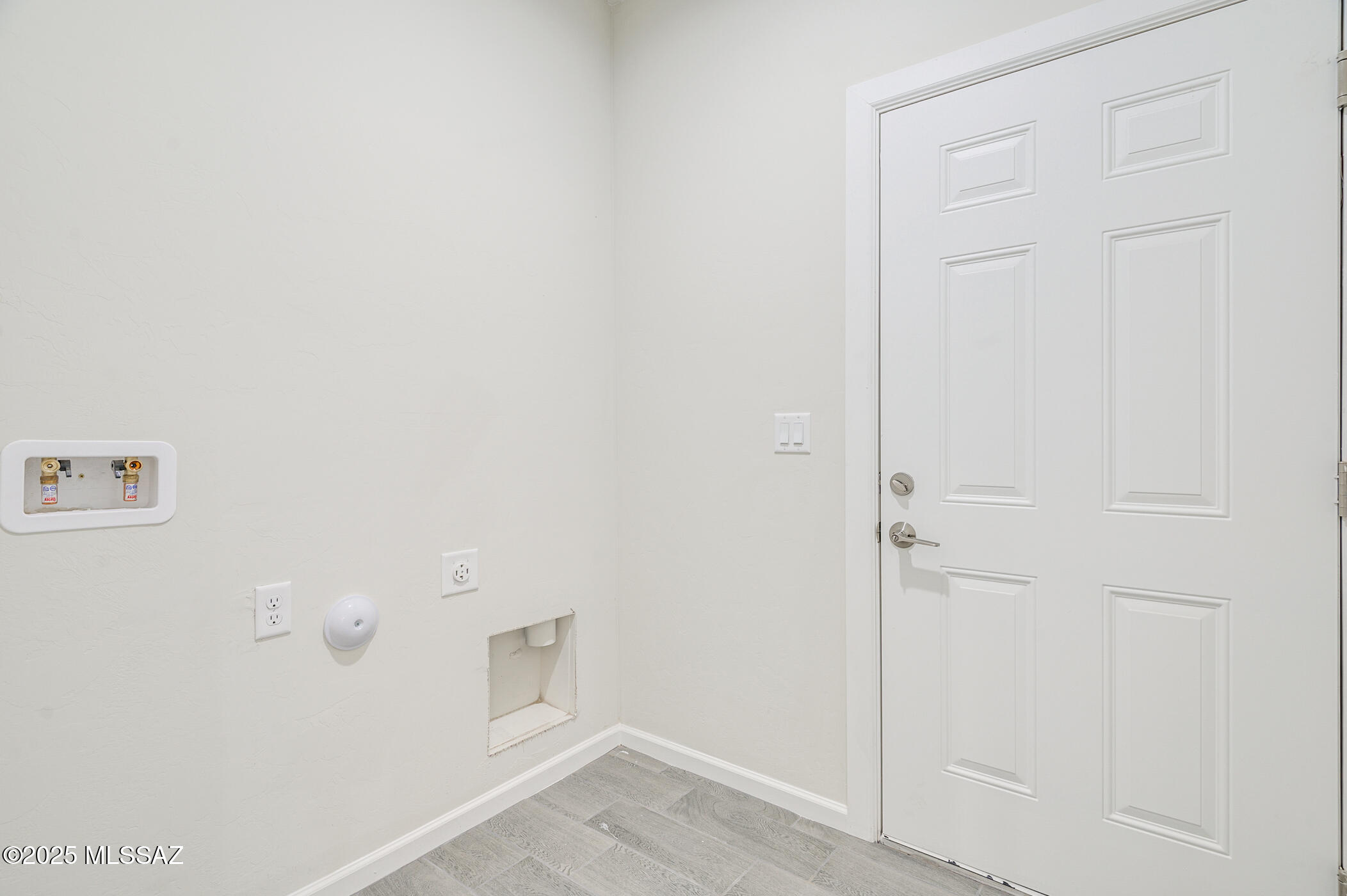 New Tucson Unit NO. 4 (1-203) - Residential