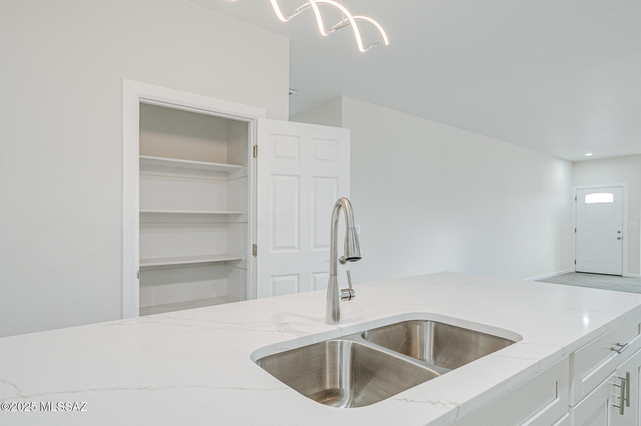 New Tucson Unit NO. 4 (1-203) - Residential