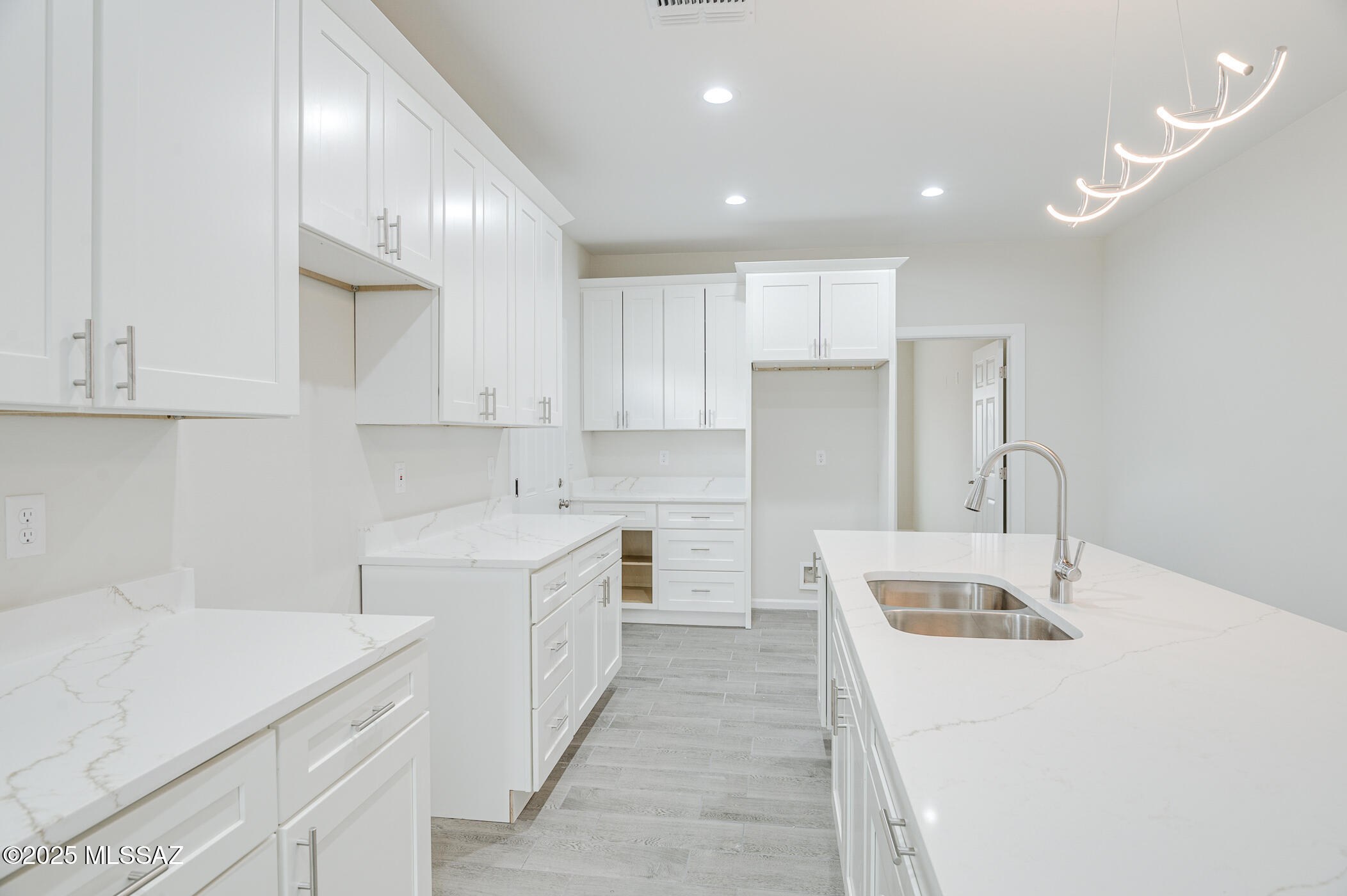 New Tucson Unit NO. 4 (1-203) - Residential