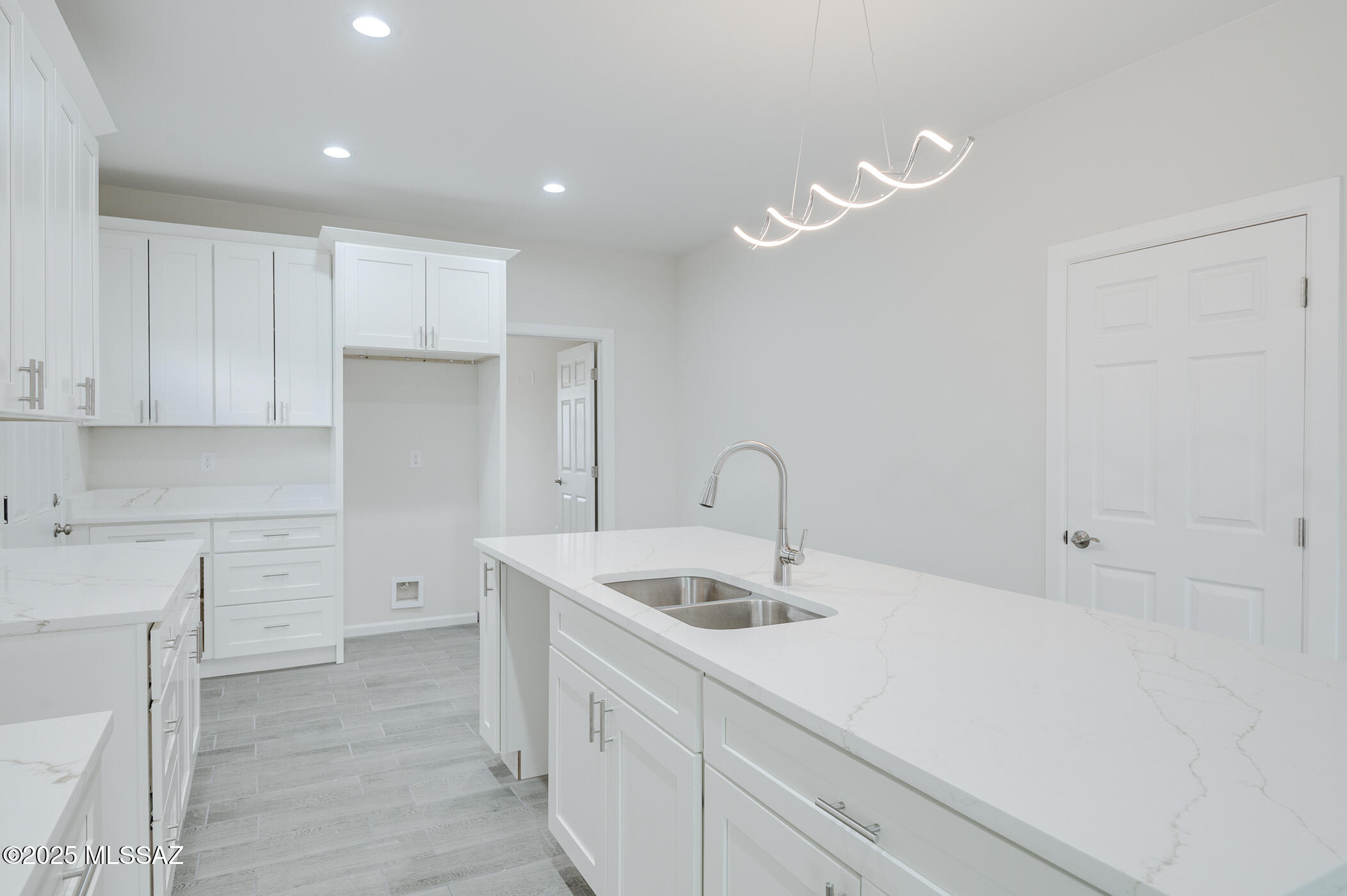 New Tucson Unit NO. 4 (1-203) - Residential
