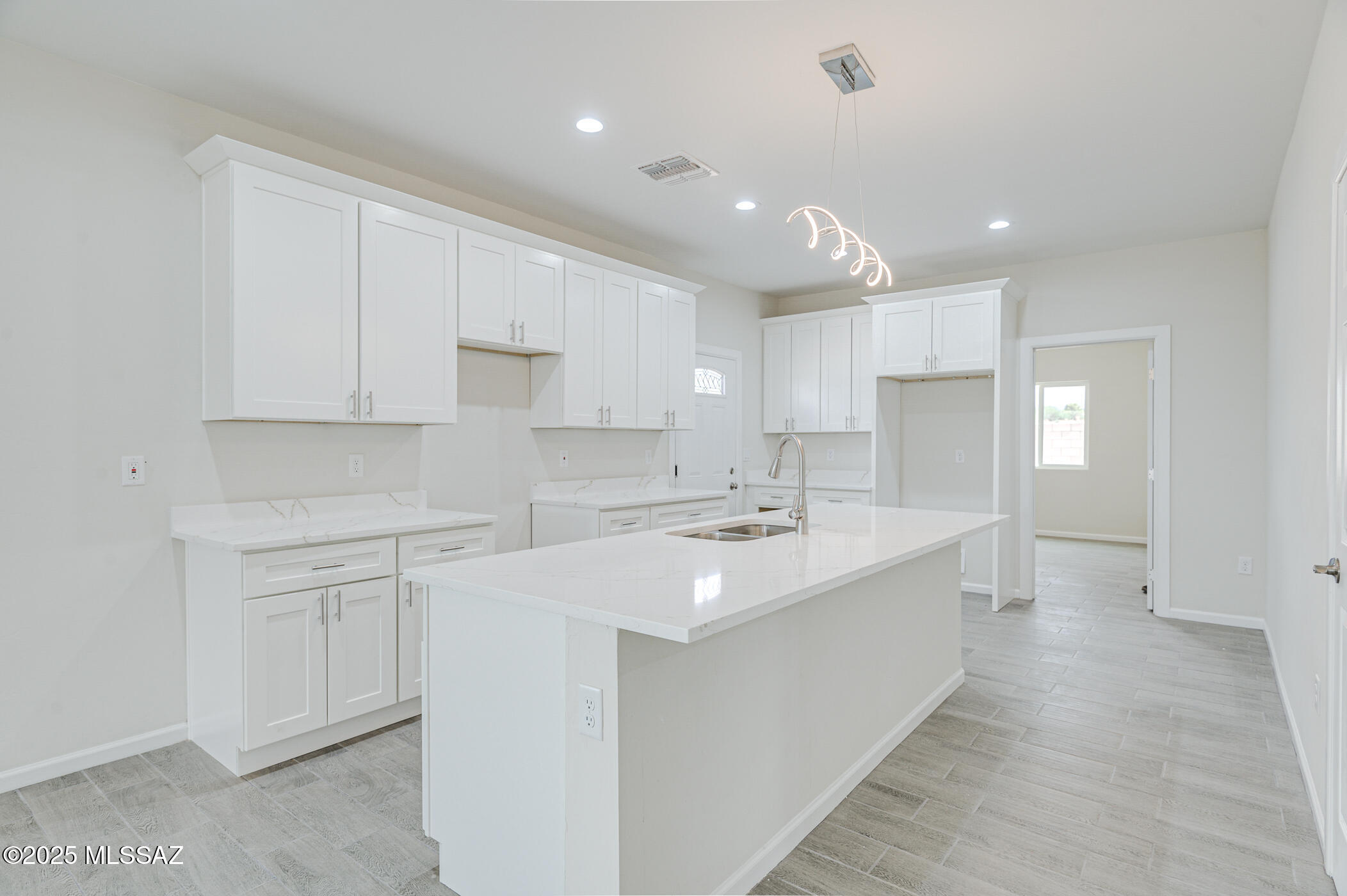 New Tucson Unit NO. 4 (1-203) - Residential