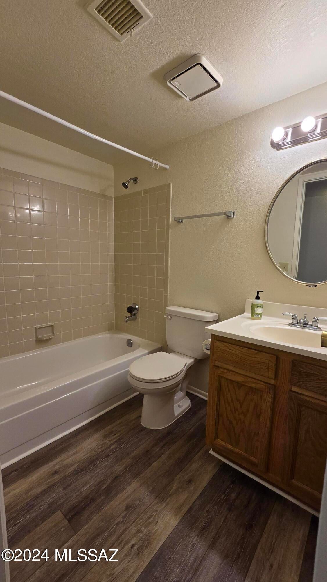Park Plaza Condos (1-24) - Residential Lease