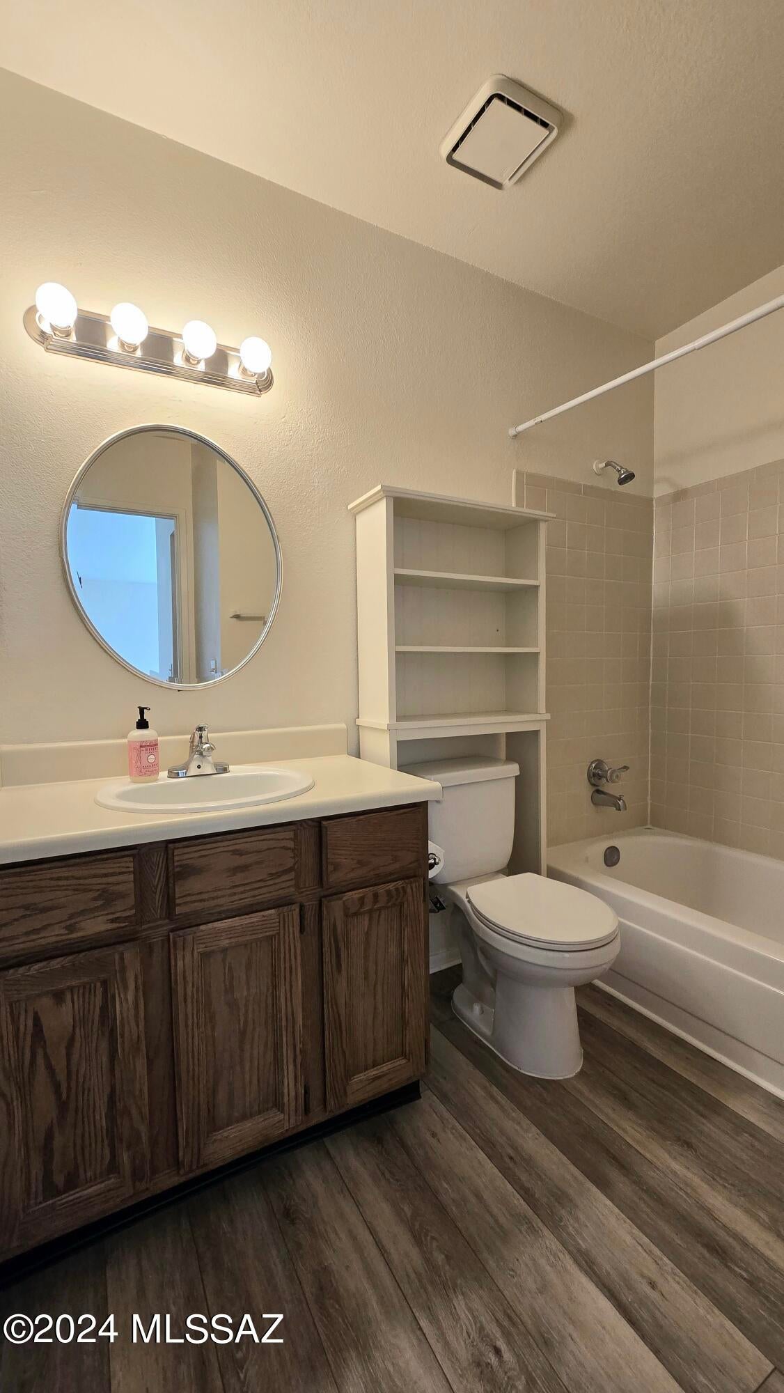 Park Plaza Condos (1-24) - Residential Lease