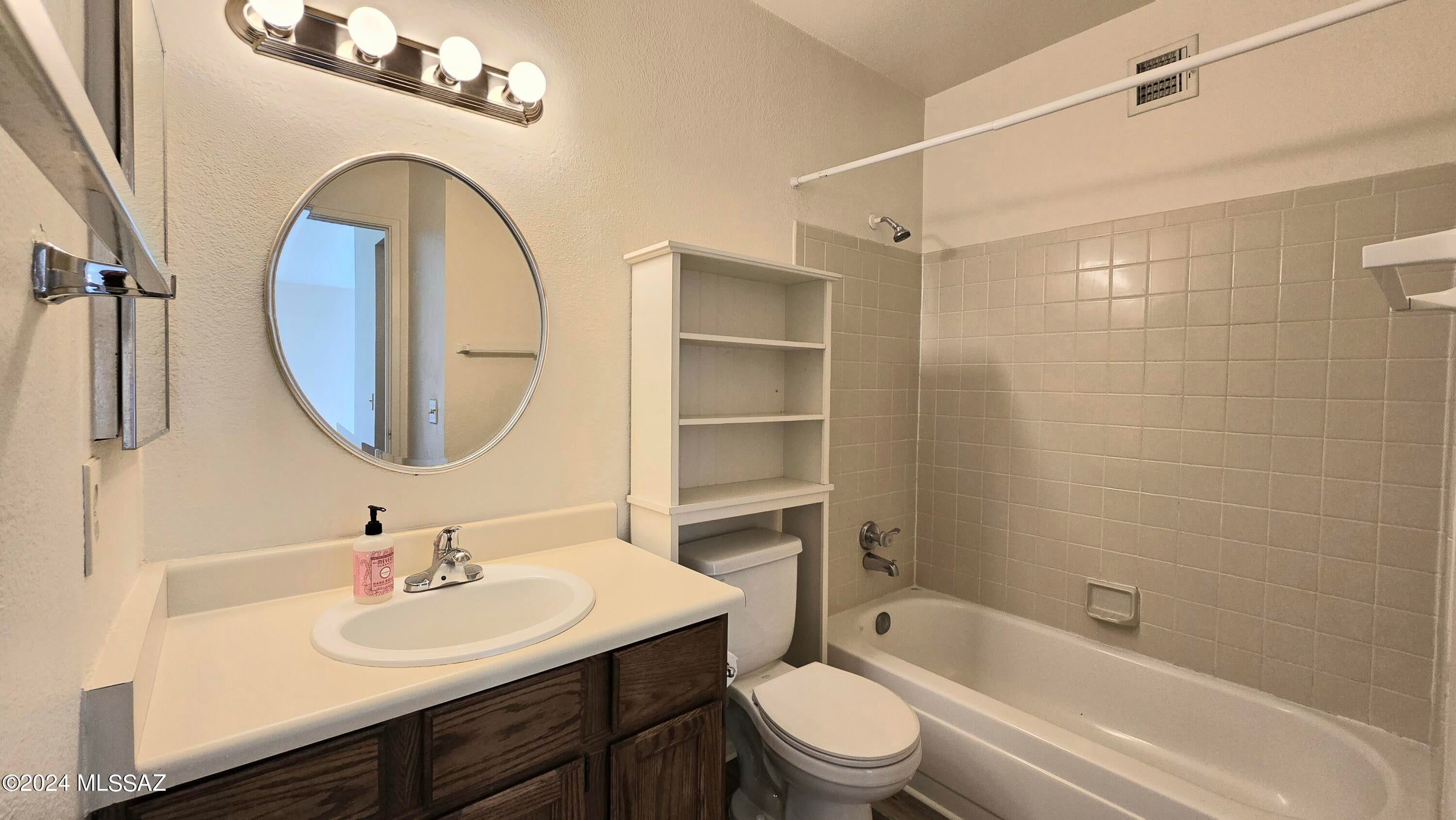 Park Plaza Condos (1-24) - Residential Lease