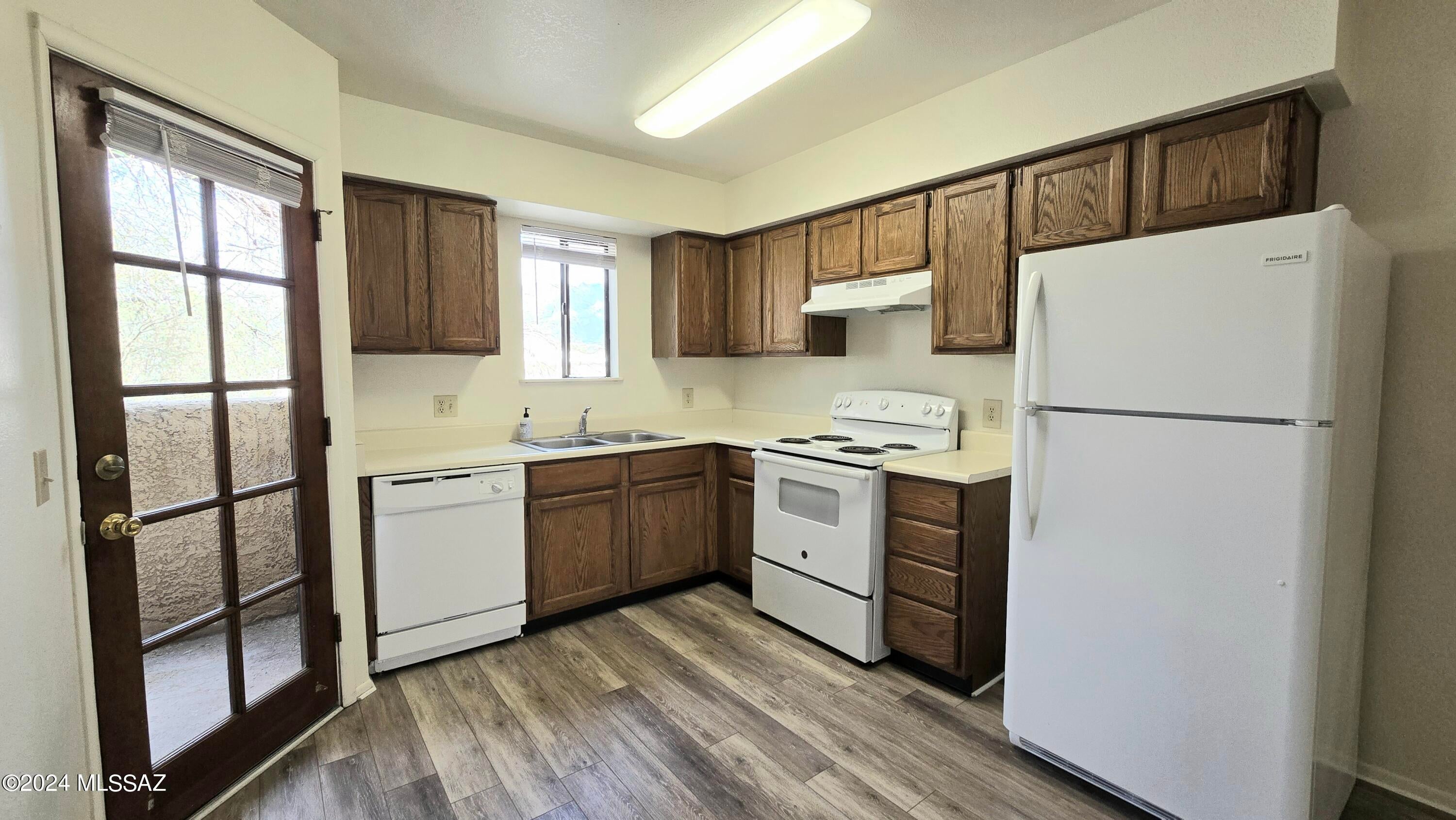 Park Plaza Condos (1-24) - Residential Lease