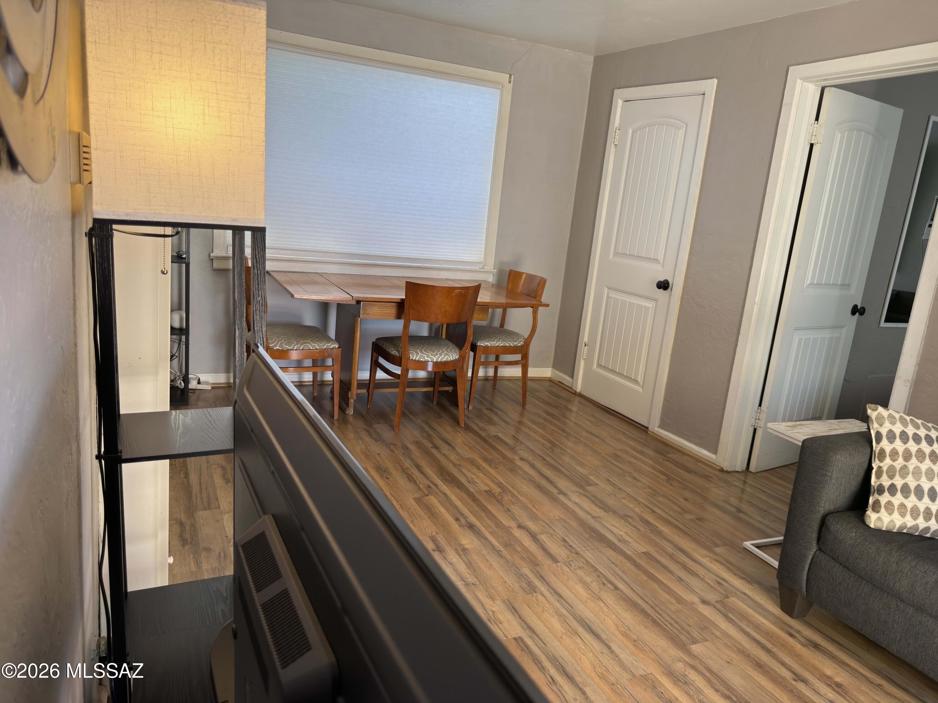 Country Club Manor - Residential Income