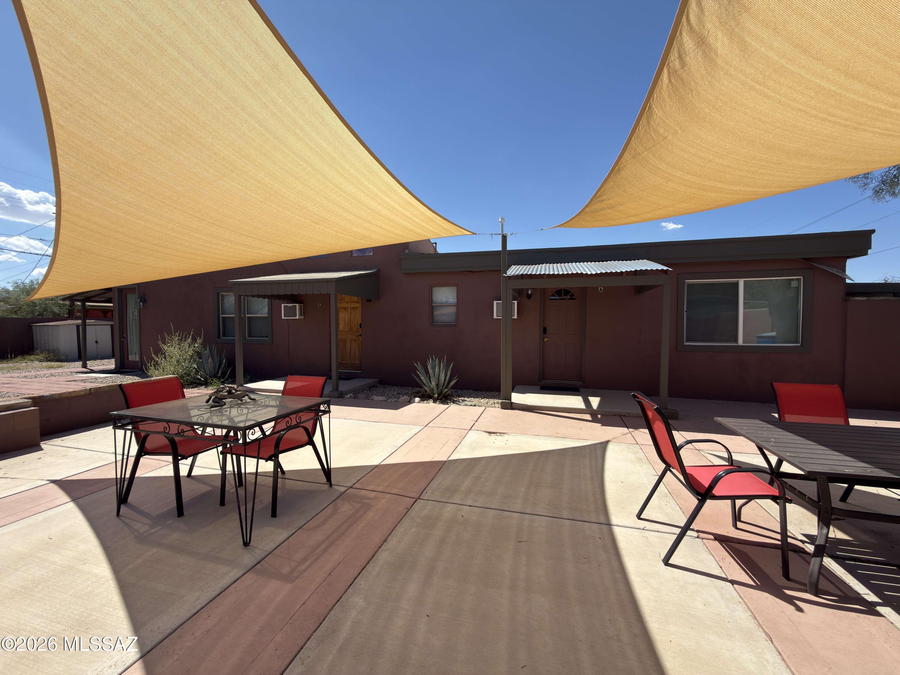 Country Club Manor - Residential Income