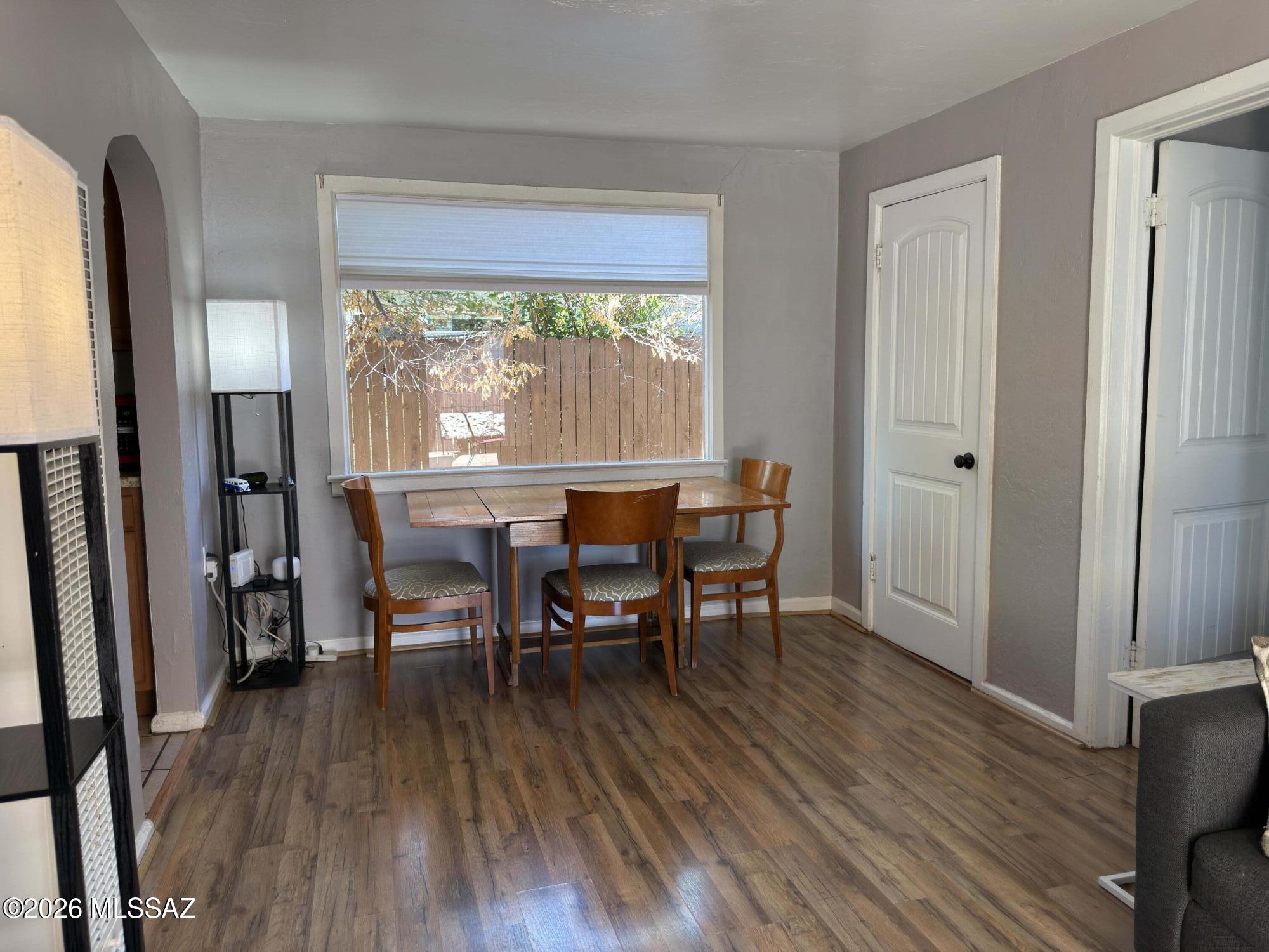 Country Club Manor - Residential Income