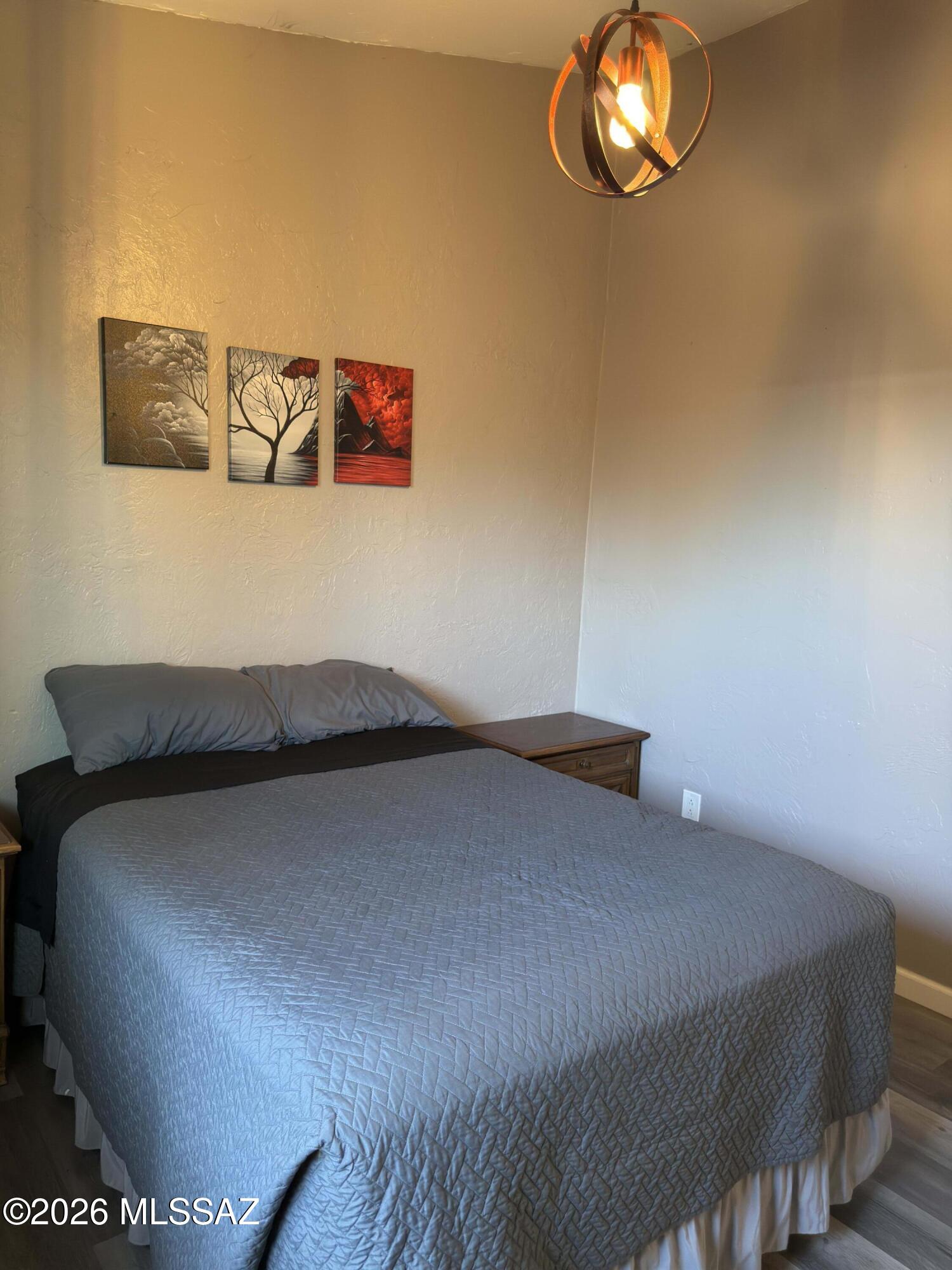Country Club Manor - Residential Income