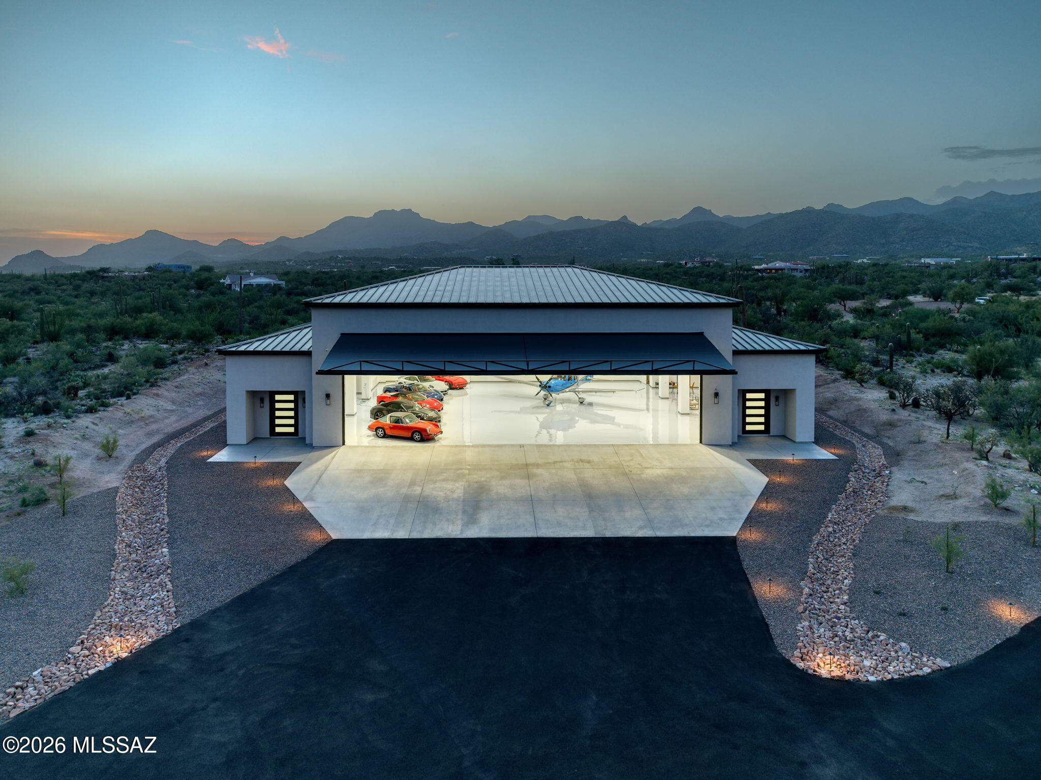 La Cholla Airpark - Residential