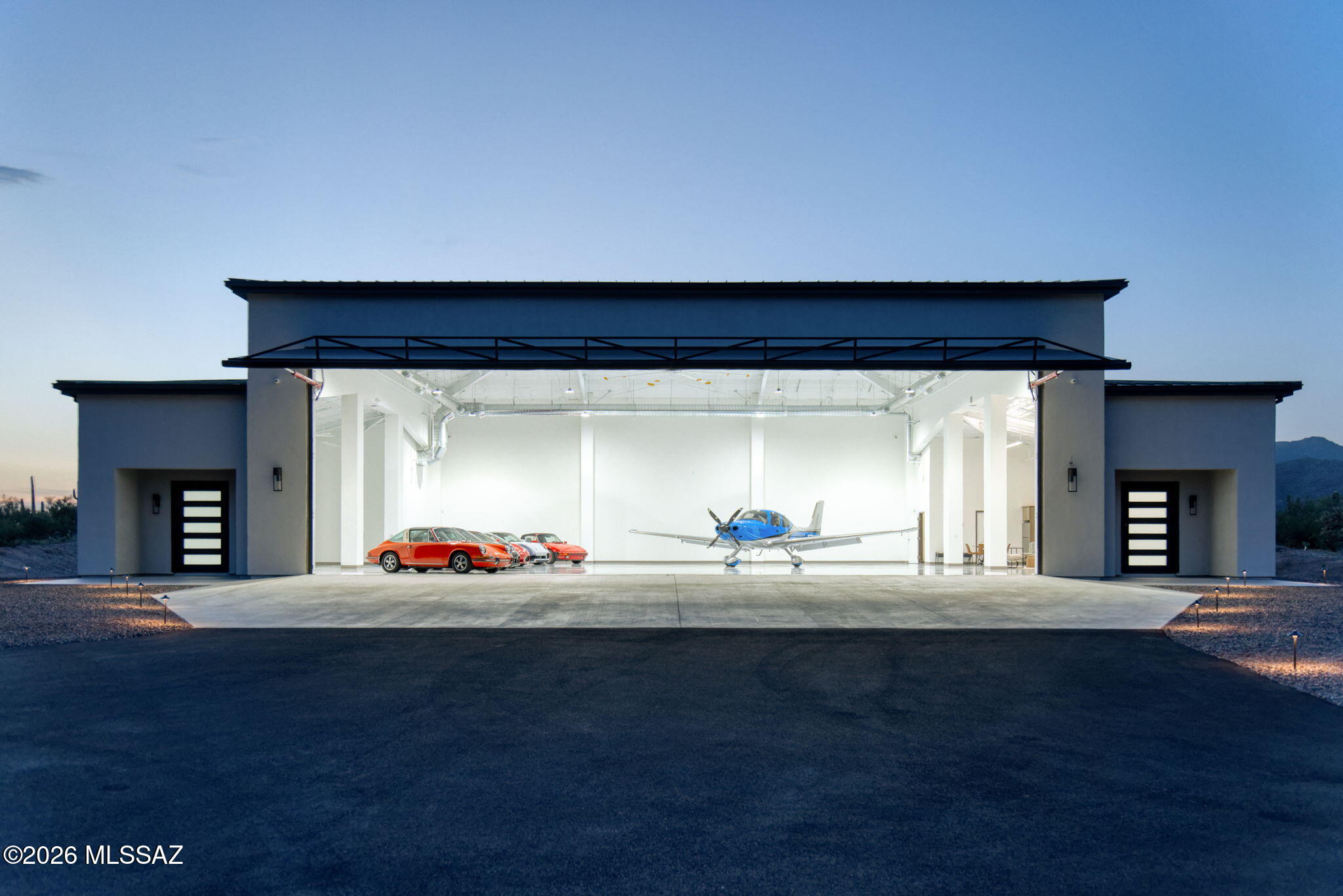 La Cholla Airpark - Residential