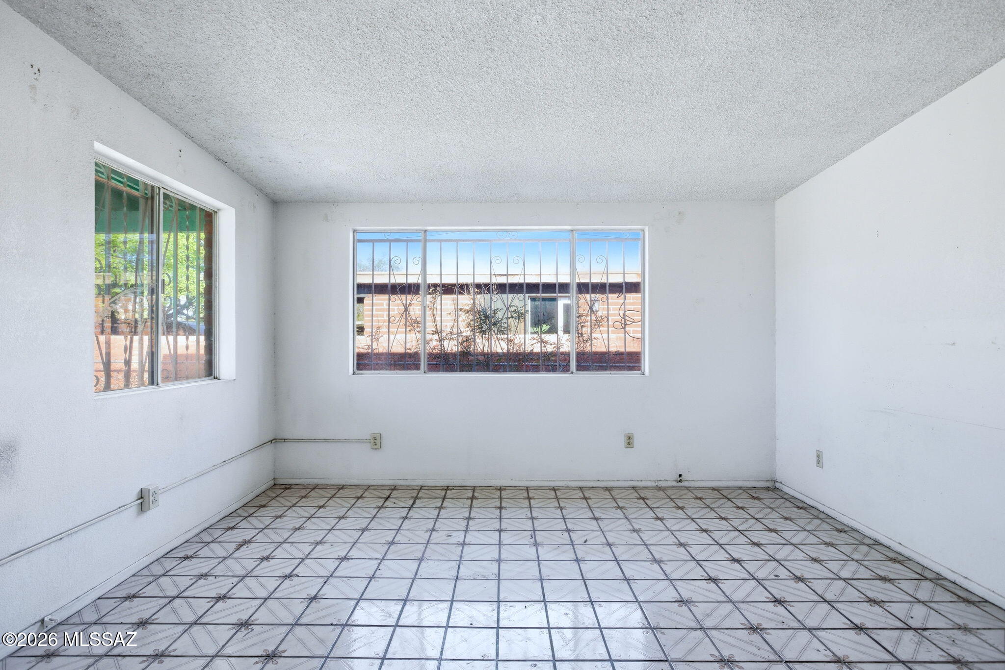 Mission Manor NO. 8 - Residential