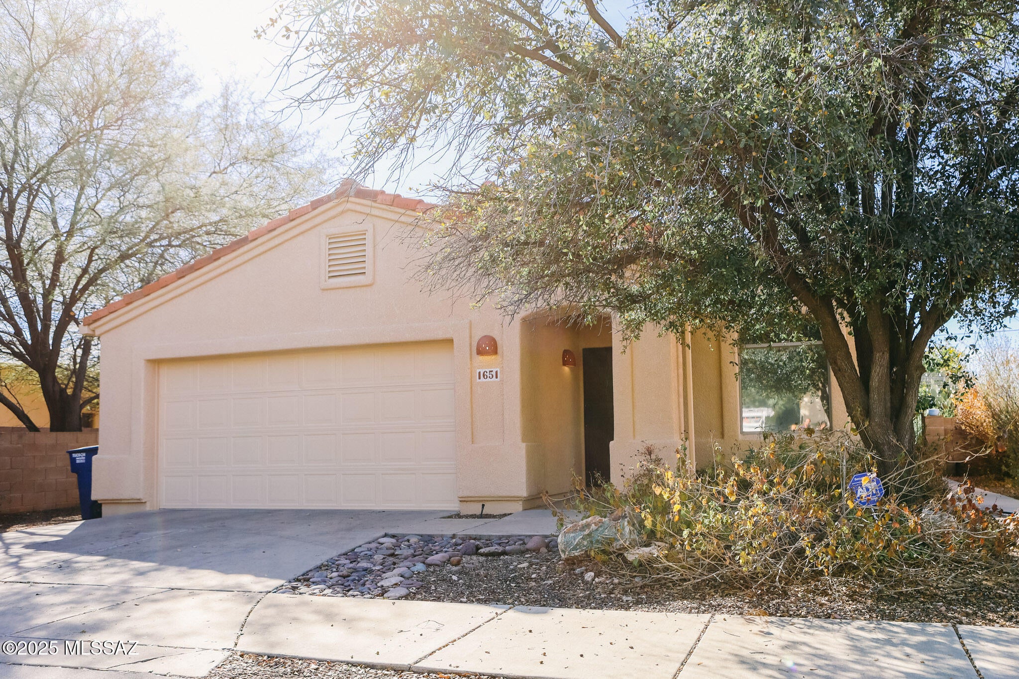 Location! This centrally located spacious 3 bedroom 2 bath home is only minutes to the University of Arizona, University Medical Center, downtown,
shopping, restaurants, parks, bus lines... so much is close by! Enjoy the eat-in kitchen with a newer stainless steel refrigerator, a private primary suite with
a walk-in closet, washer and dryer included, new energy efficient air conditioner, great backyard for entertaining, and even your own private secure 2
car garage in this quiet neighborhood- a rare find in the desirable Pima Park subdivision that won't last long. Pets are welcome with a separate pet
deposit, and the yard is perfect for animals. Easy showing- just contact agent. Lease term length is negotiable from 6 months to 2 year.