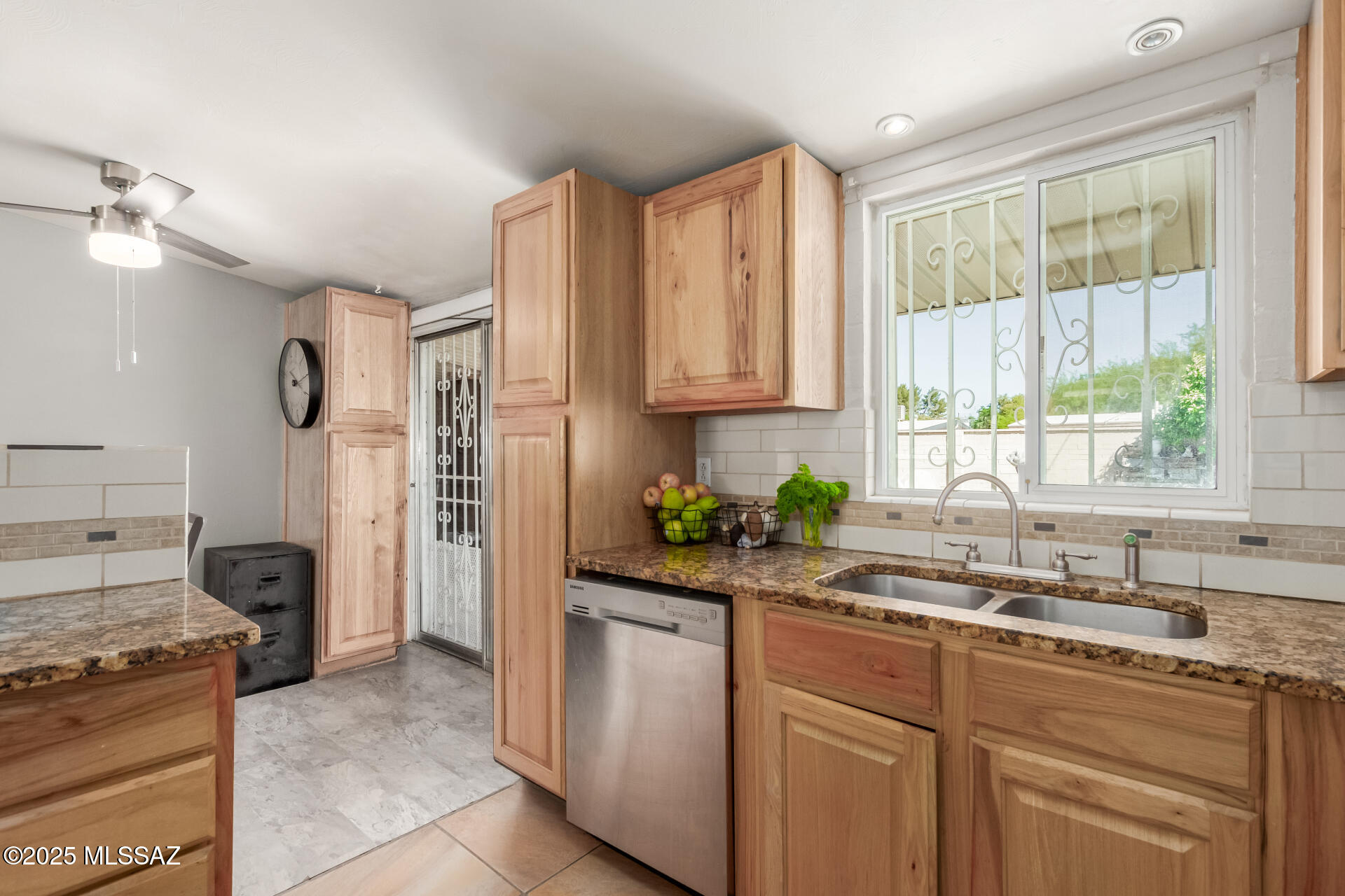 Park El Monte - Residential
