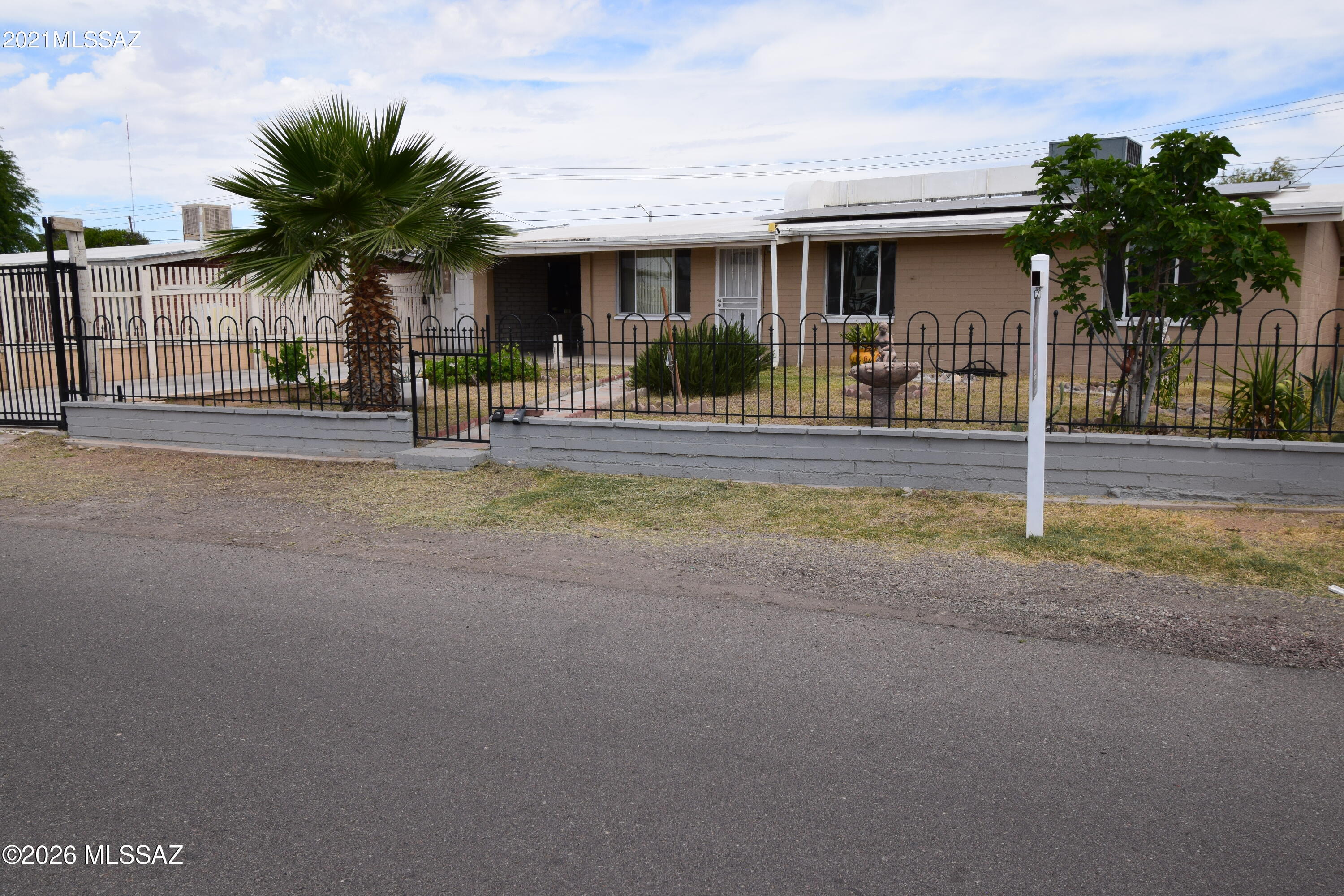 Park El Monte - Residential