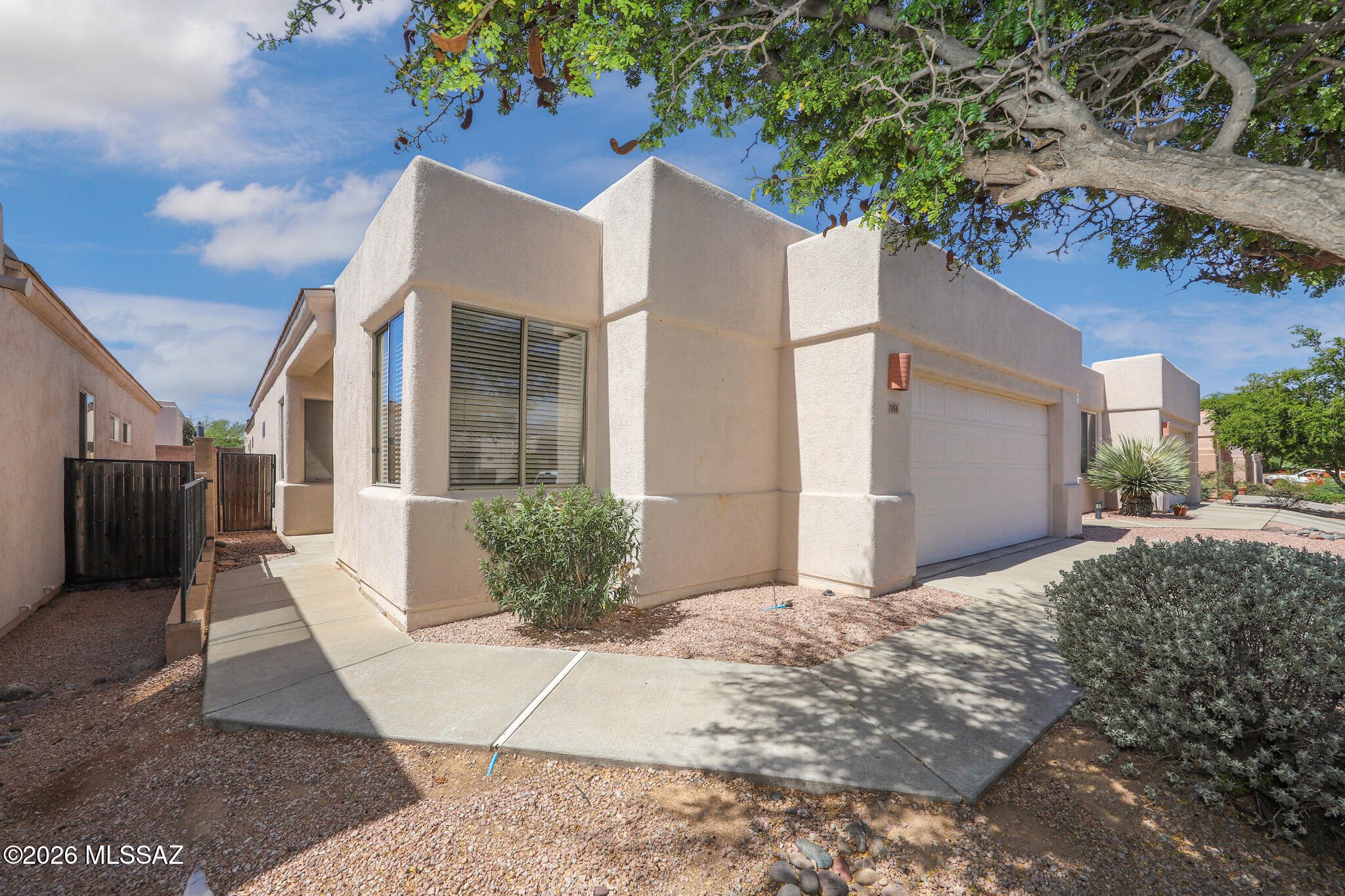 Rancho Esperero (1-343) - Residential Lease
