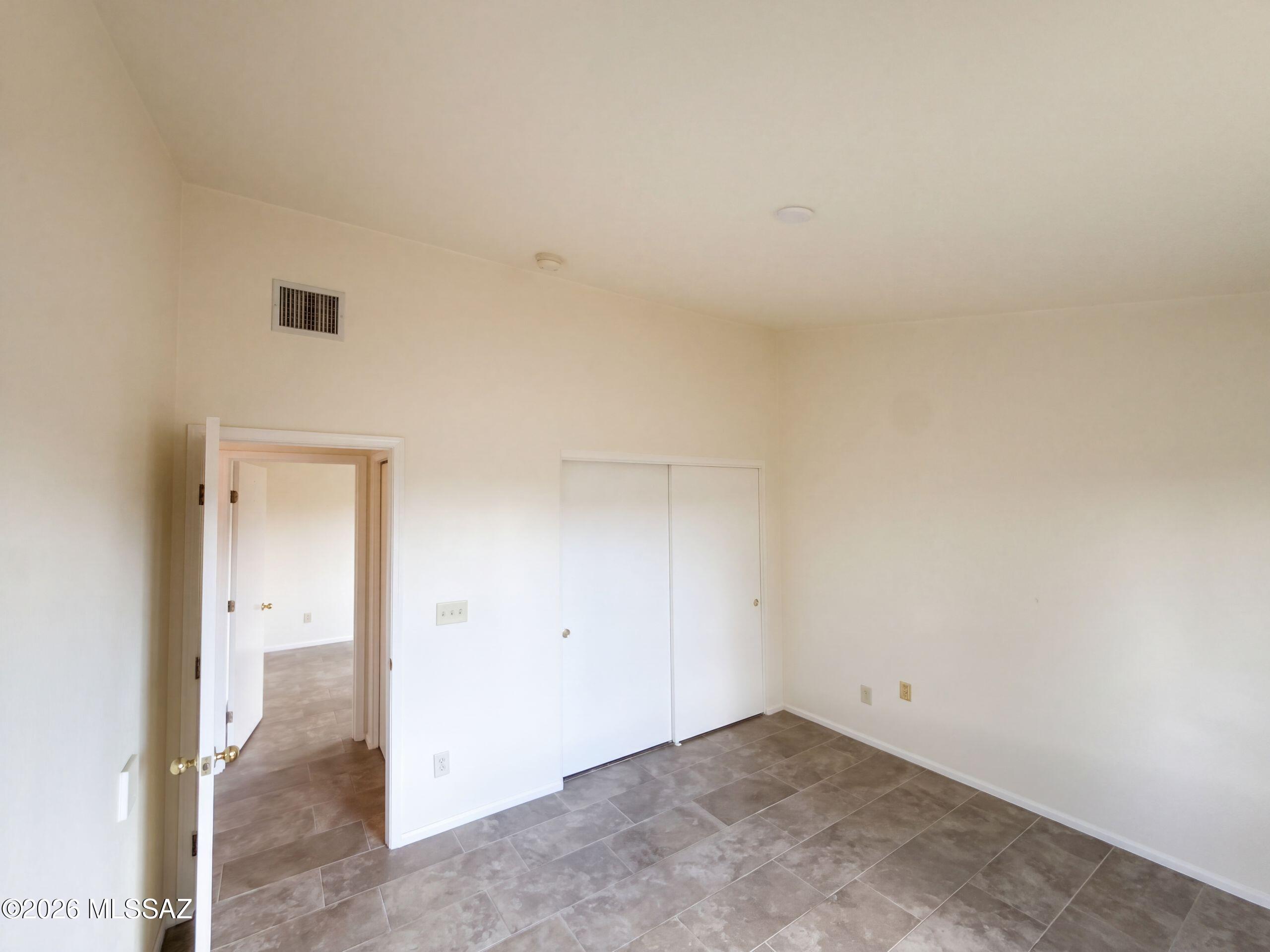 Elliott Homes At Rita Ranch (1-521) - Residential