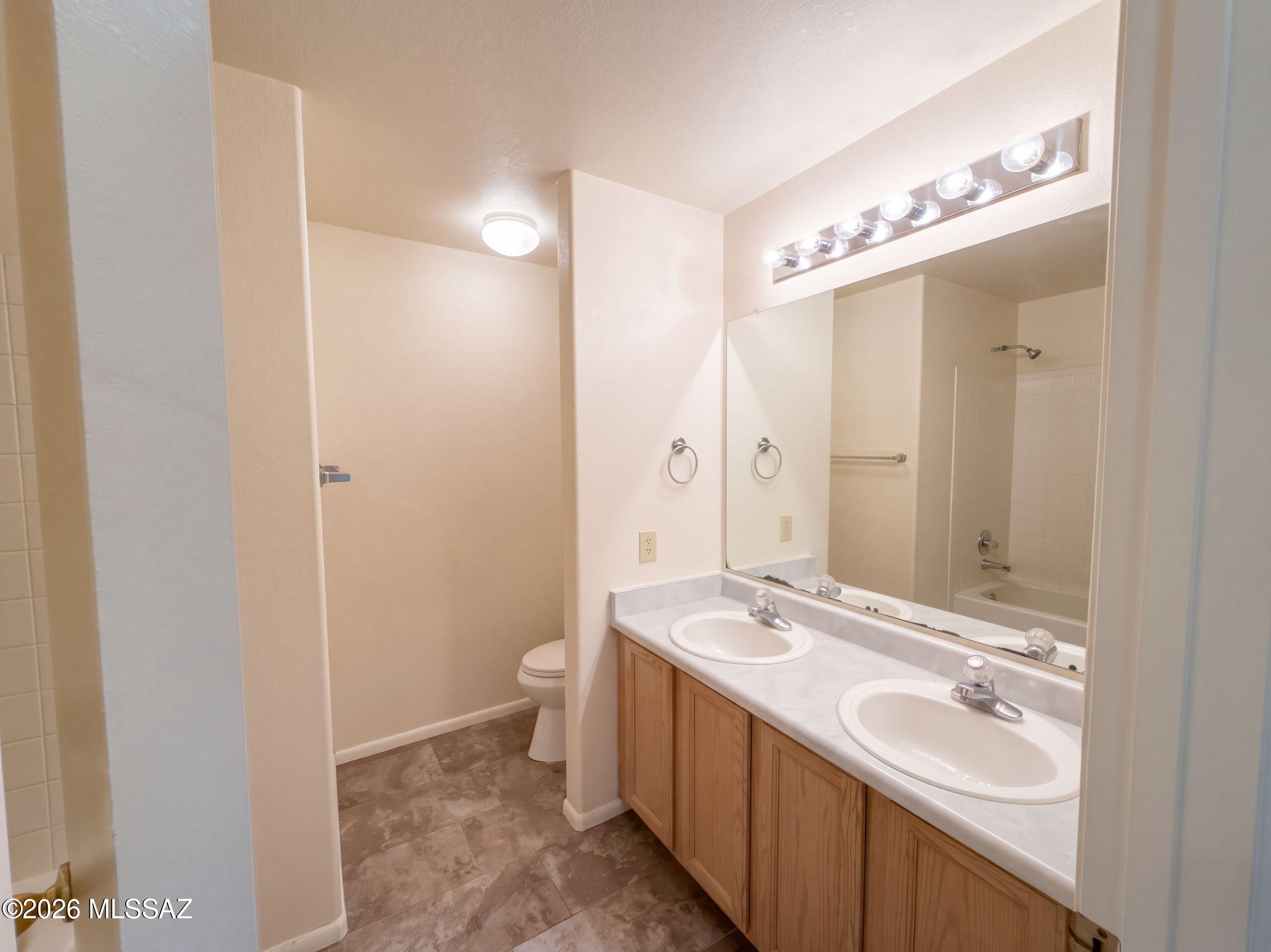Elliott Homes At Rita Ranch (1-521) - Residential