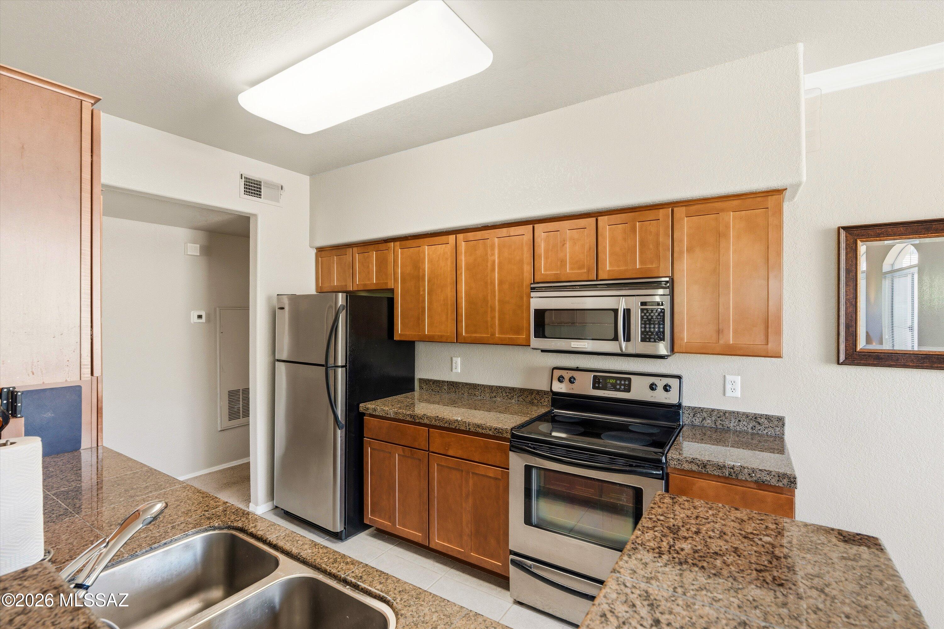 Pinnacle Canyon Condominium - Residential