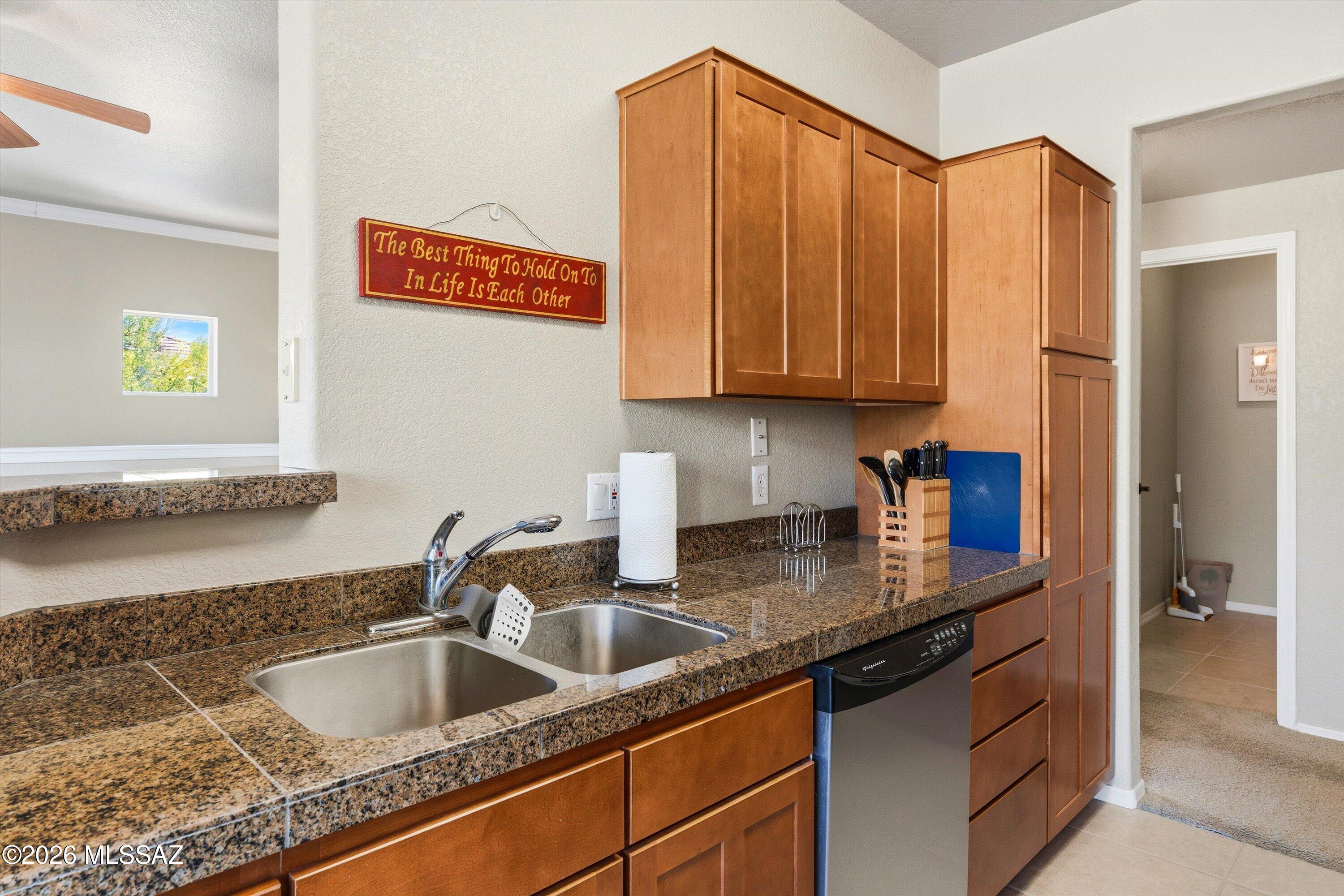 Pinnacle Canyon Condominium - Residential